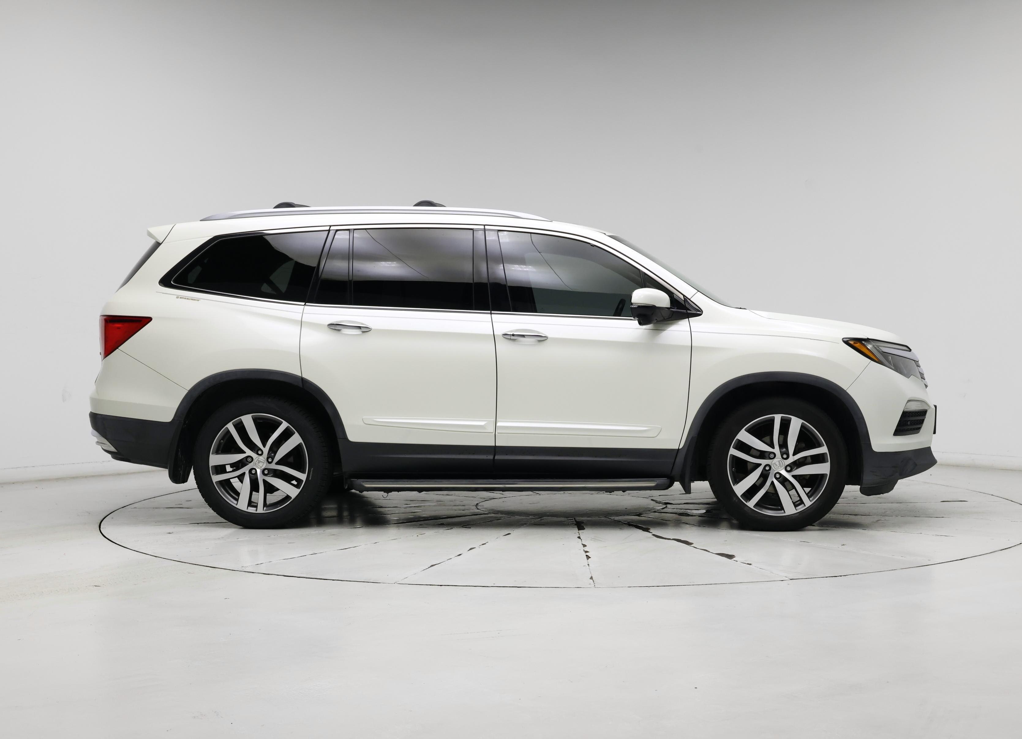 Thumbnail: 2016 Honda Pilot - 7