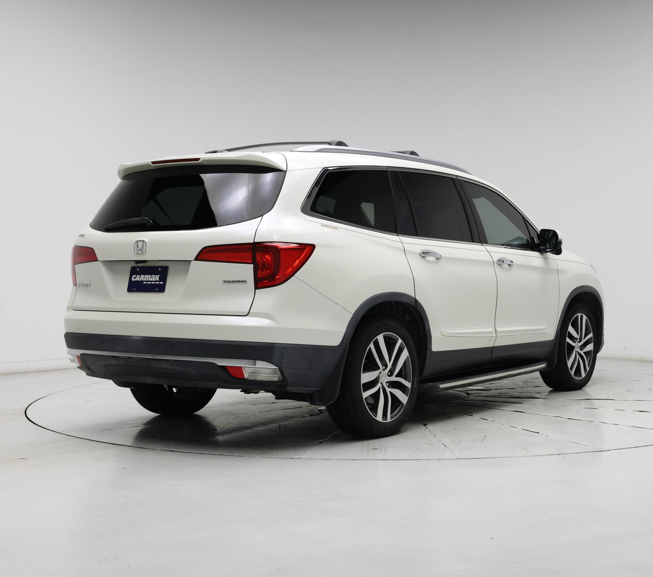 Thumbnail: 2016 Honda Pilot - 8