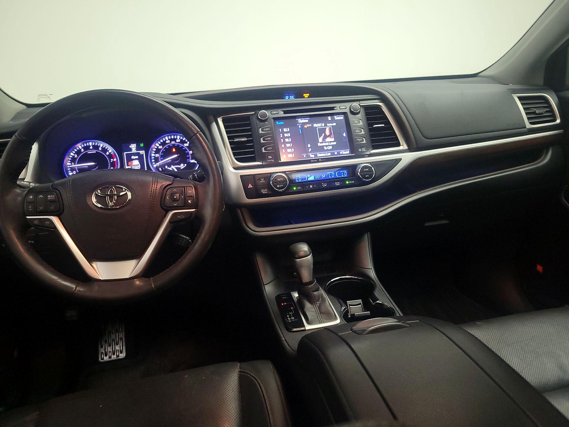Thumbnail: 2015 Toyota Highlander - 9