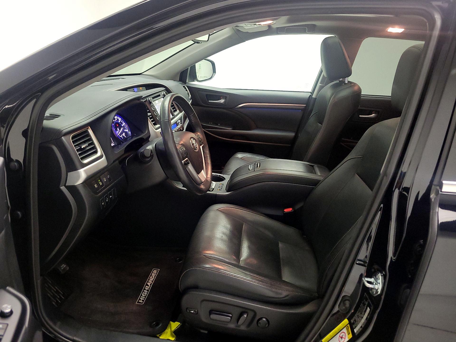 Thumbnail: 2015 Toyota Highlander - 11