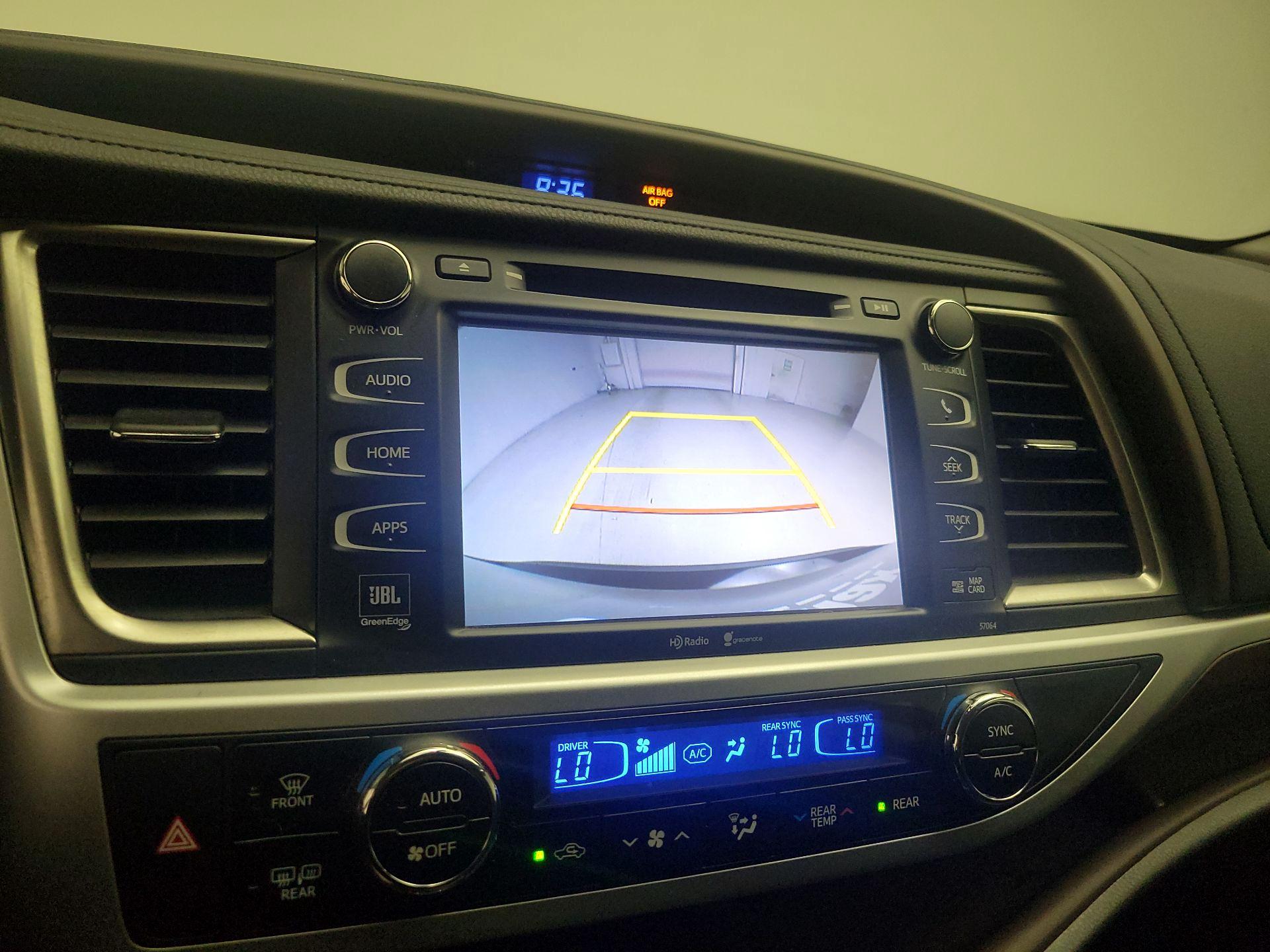 Thumbnail: 2015 Toyota Highlander - 14