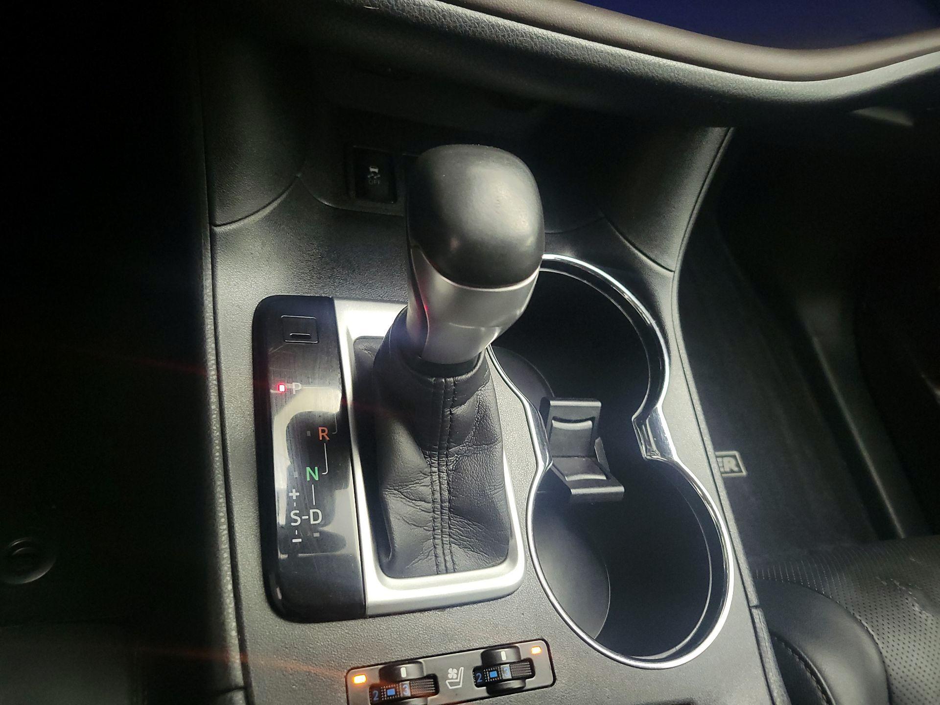 Thumbnail: 2015 Toyota Highlander - 17