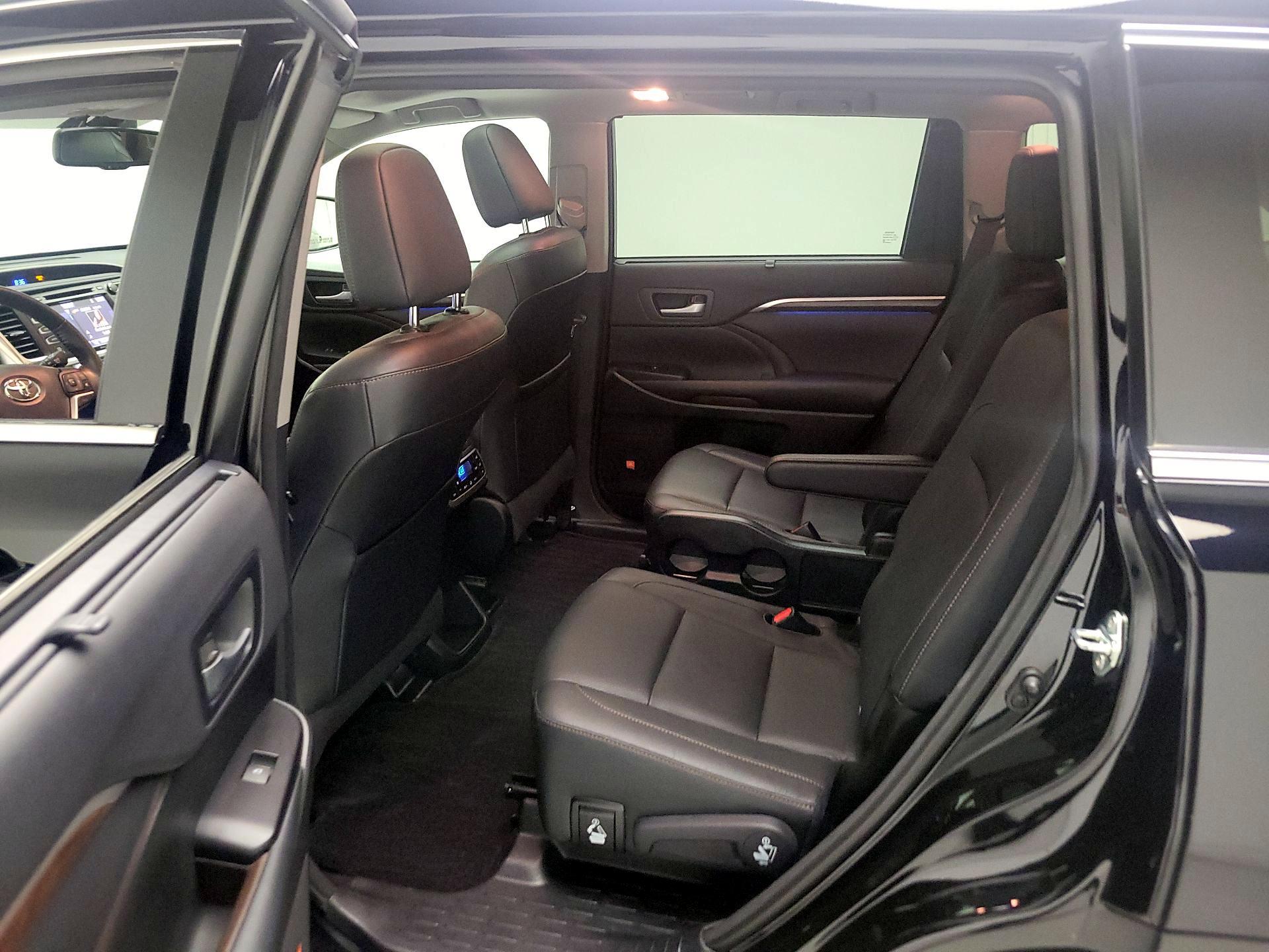Thumbnail: 2015 Toyota Highlander - 20