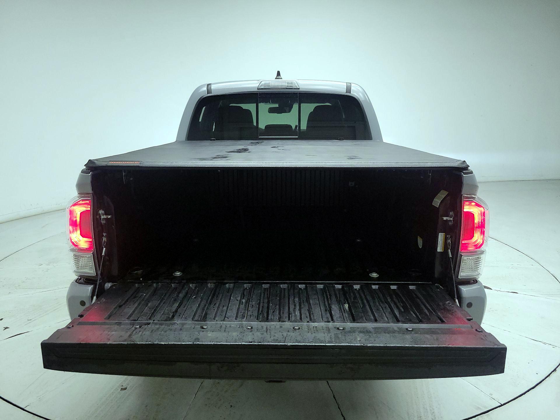 Thumbnail: 2021 Toyota Tacoma - 19
