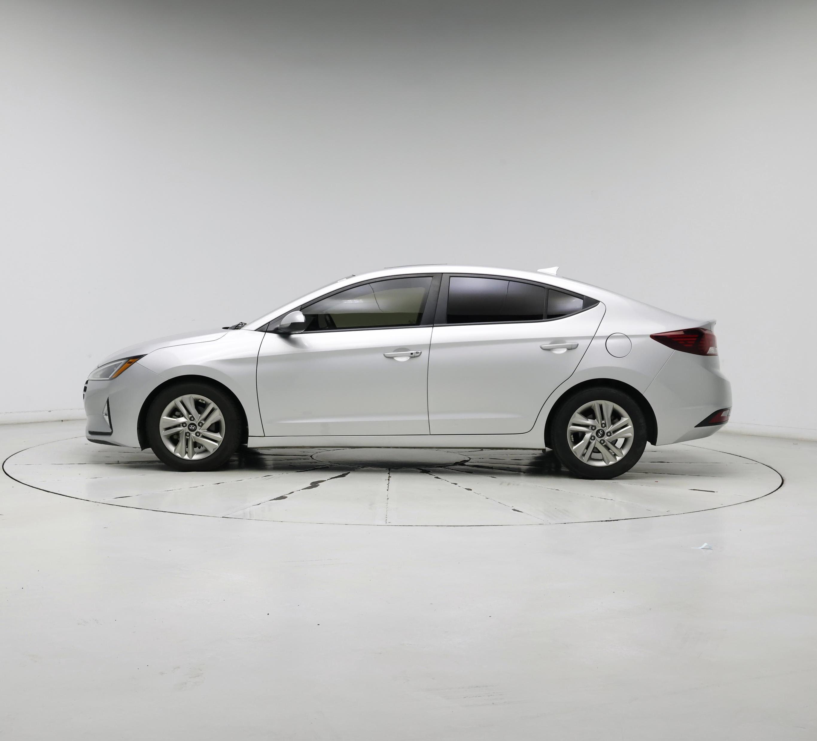 Thumbnail: 2020 Hyundai Elantra - 3