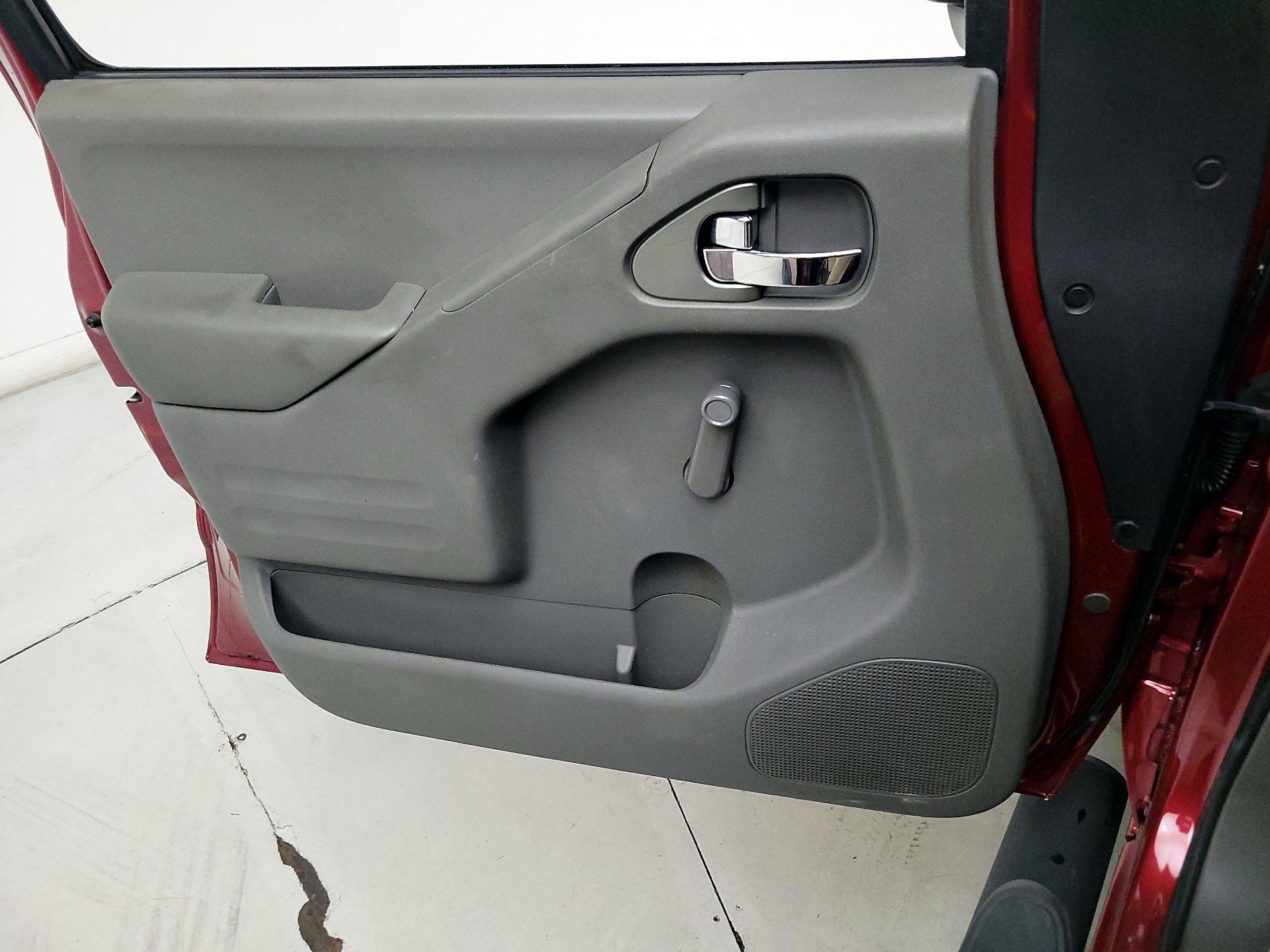 Thumbnail: 2015 Nissan Frontier - 12
