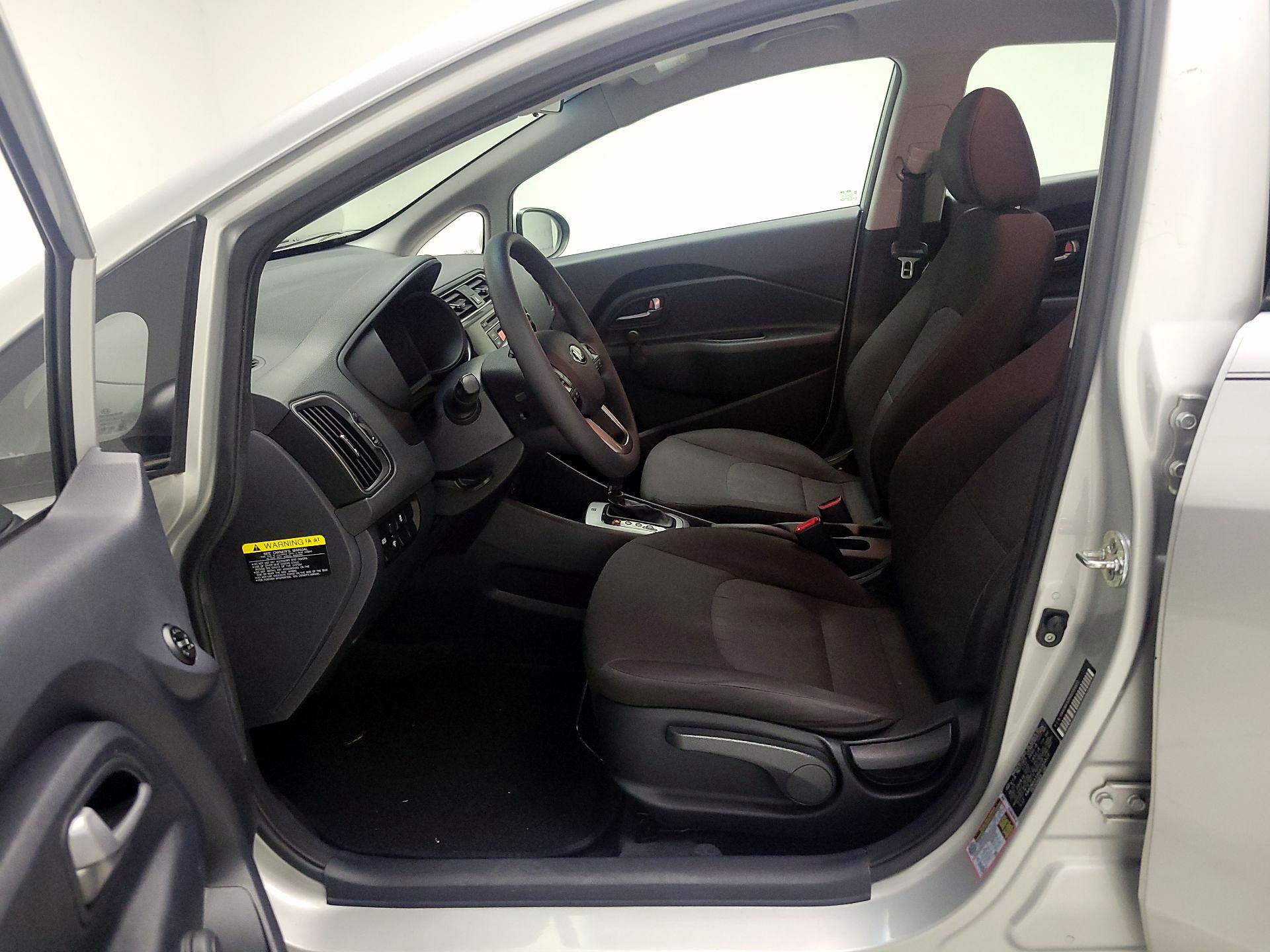 Thumbnail: 2016 Kia Rio - 11