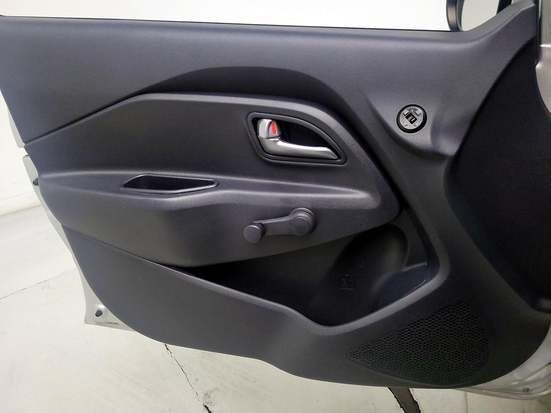 Thumbnail: 2016 Kia Rio - 12