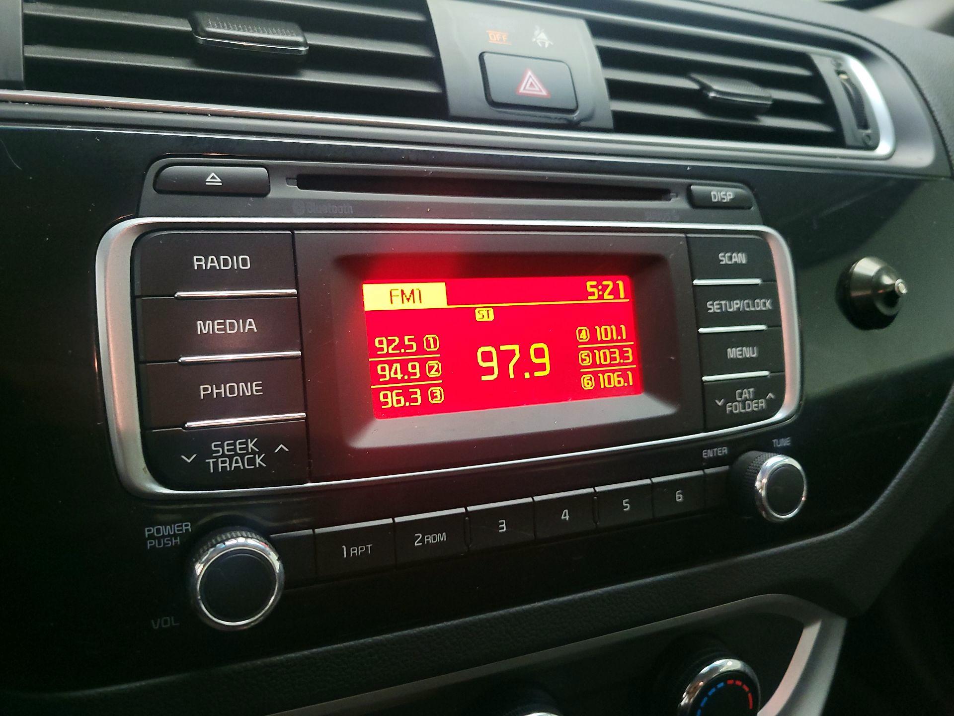 Thumbnail: 2016 Kia Rio - 14