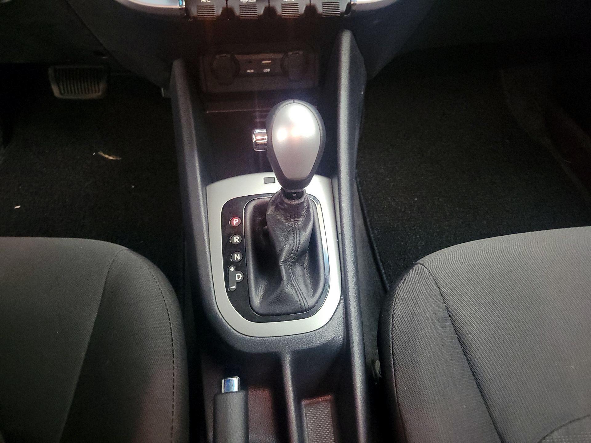 Thumbnail: 2016 Kia Rio - 16