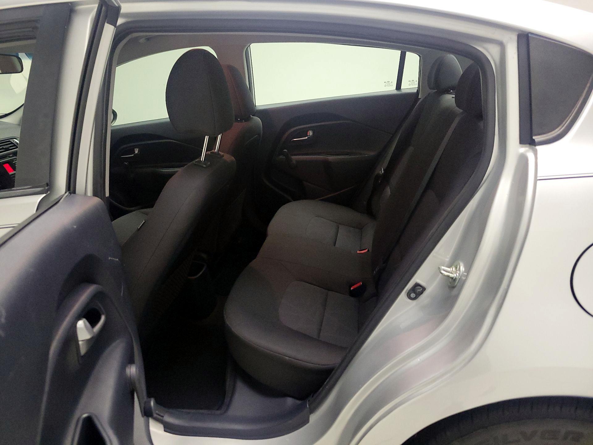 Thumbnail: 2016 Kia Rio - 18