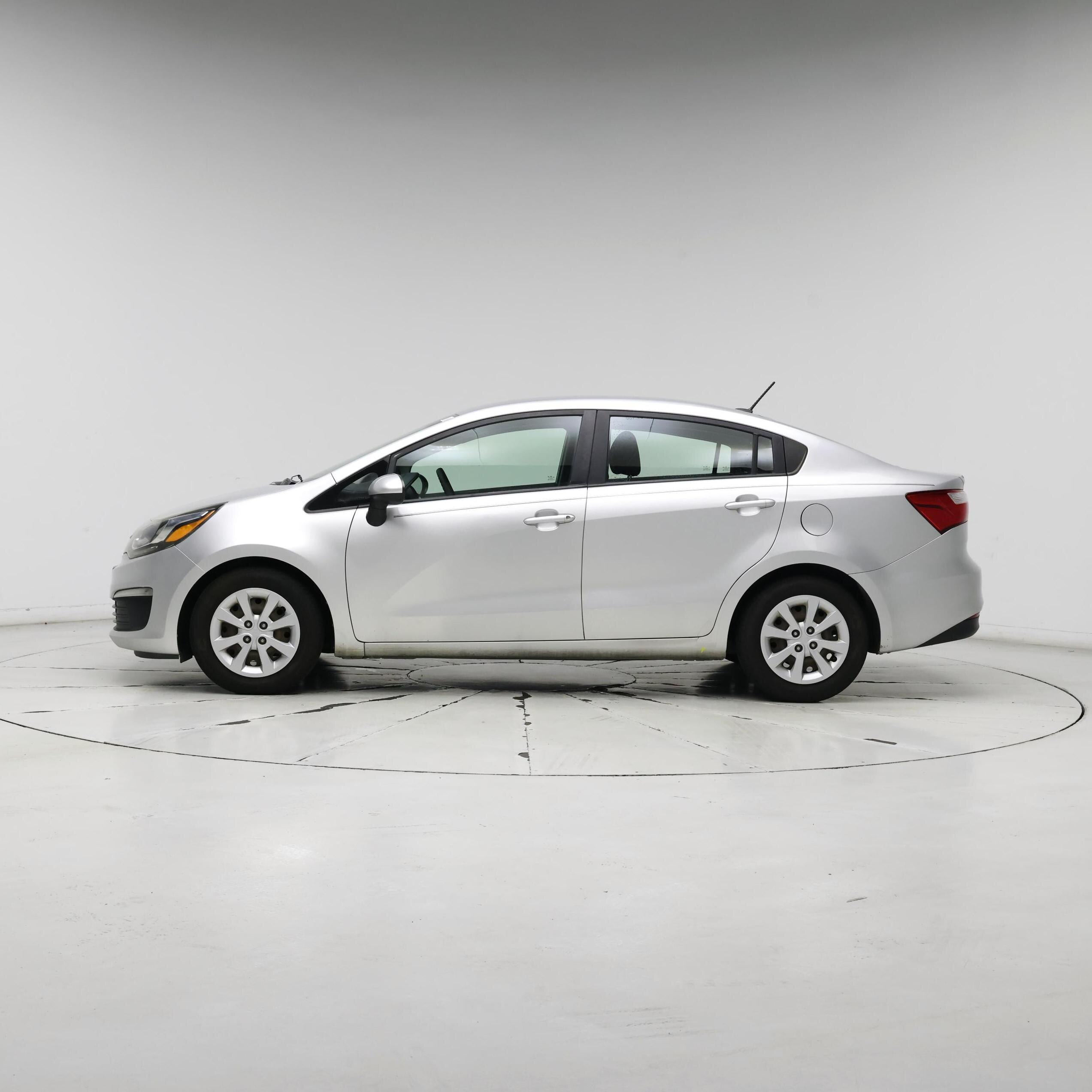 Thumbnail: 2016 Kia Rio - 3