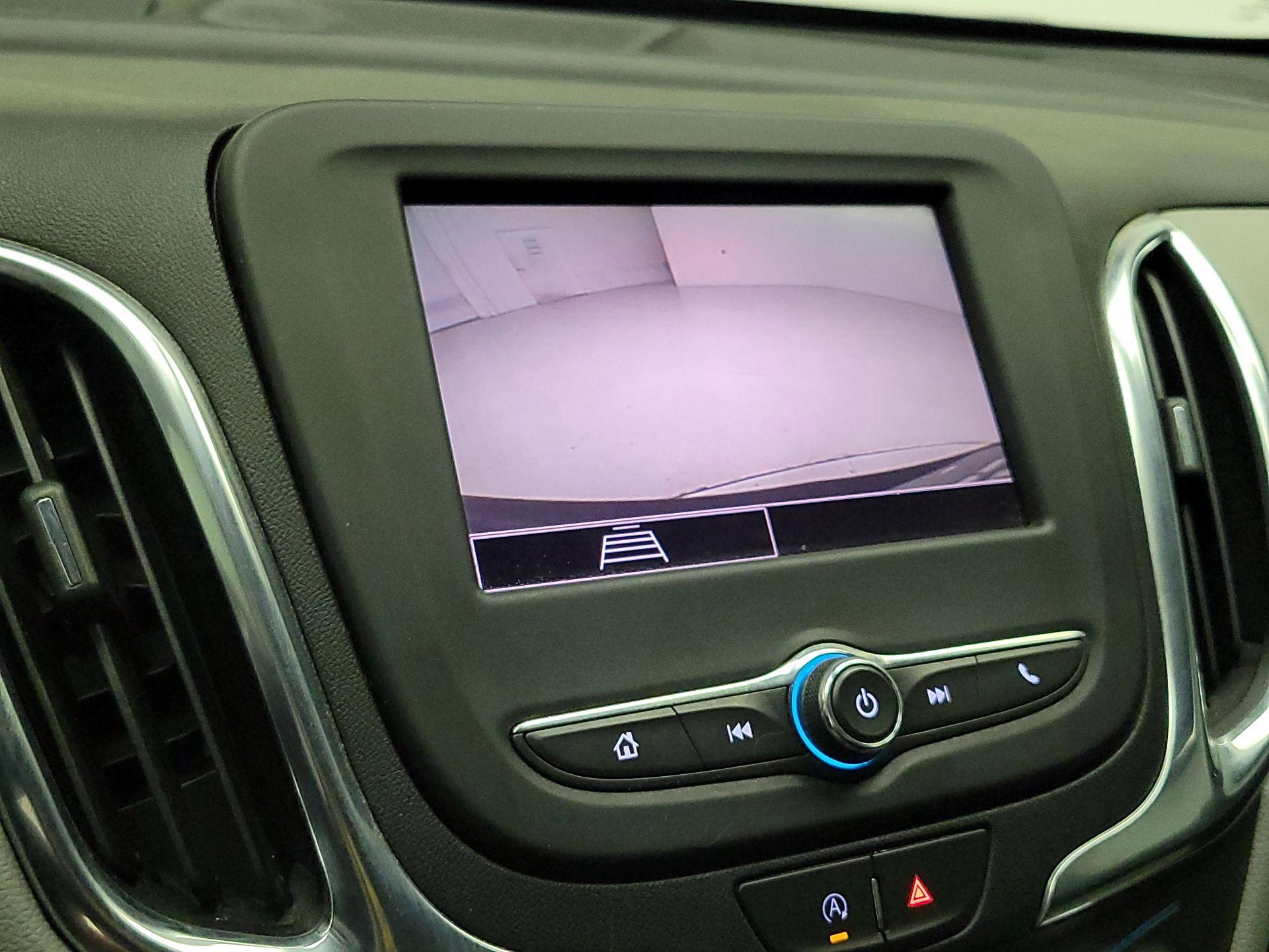 Thumbnail: 2022 Chevrolet Equinox - 14
