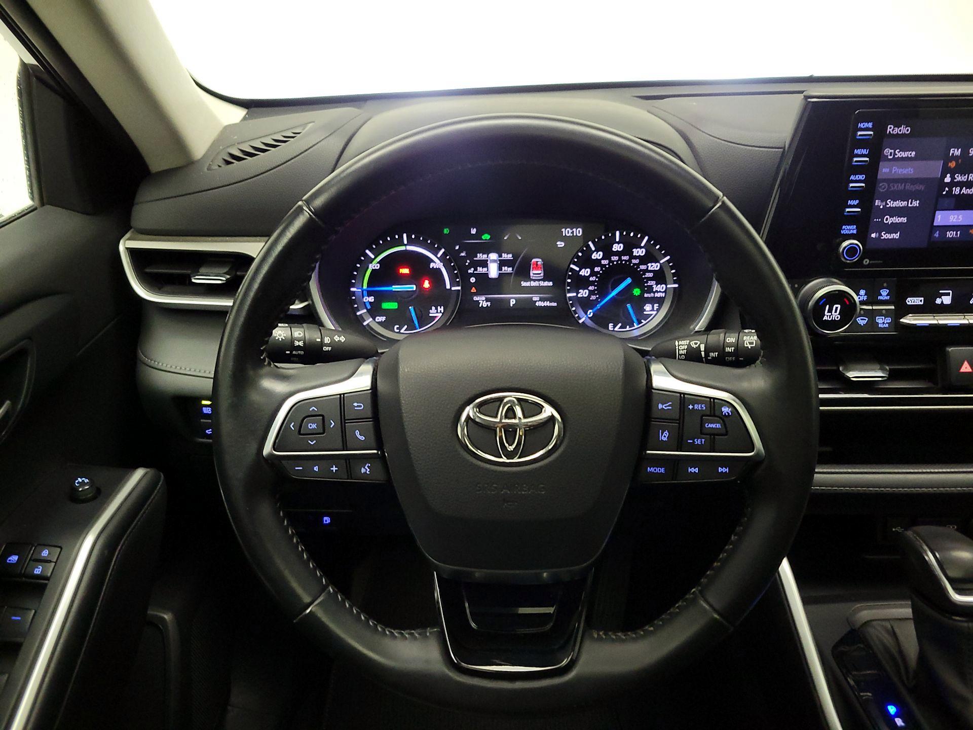 Thumbnail: 2021 Toyota Highlander - 10