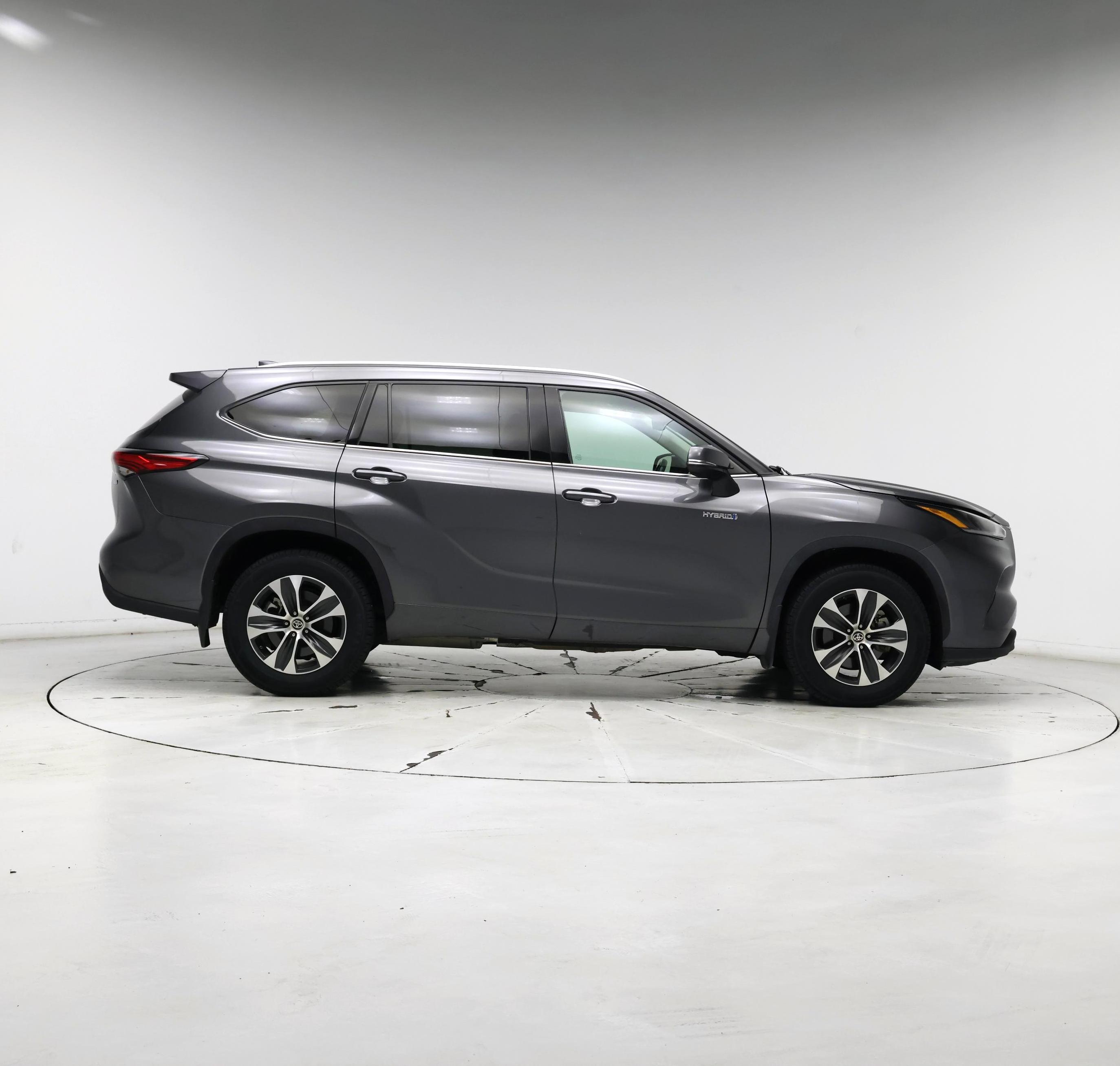 Thumbnail: 2021 Toyota Highlander - 7