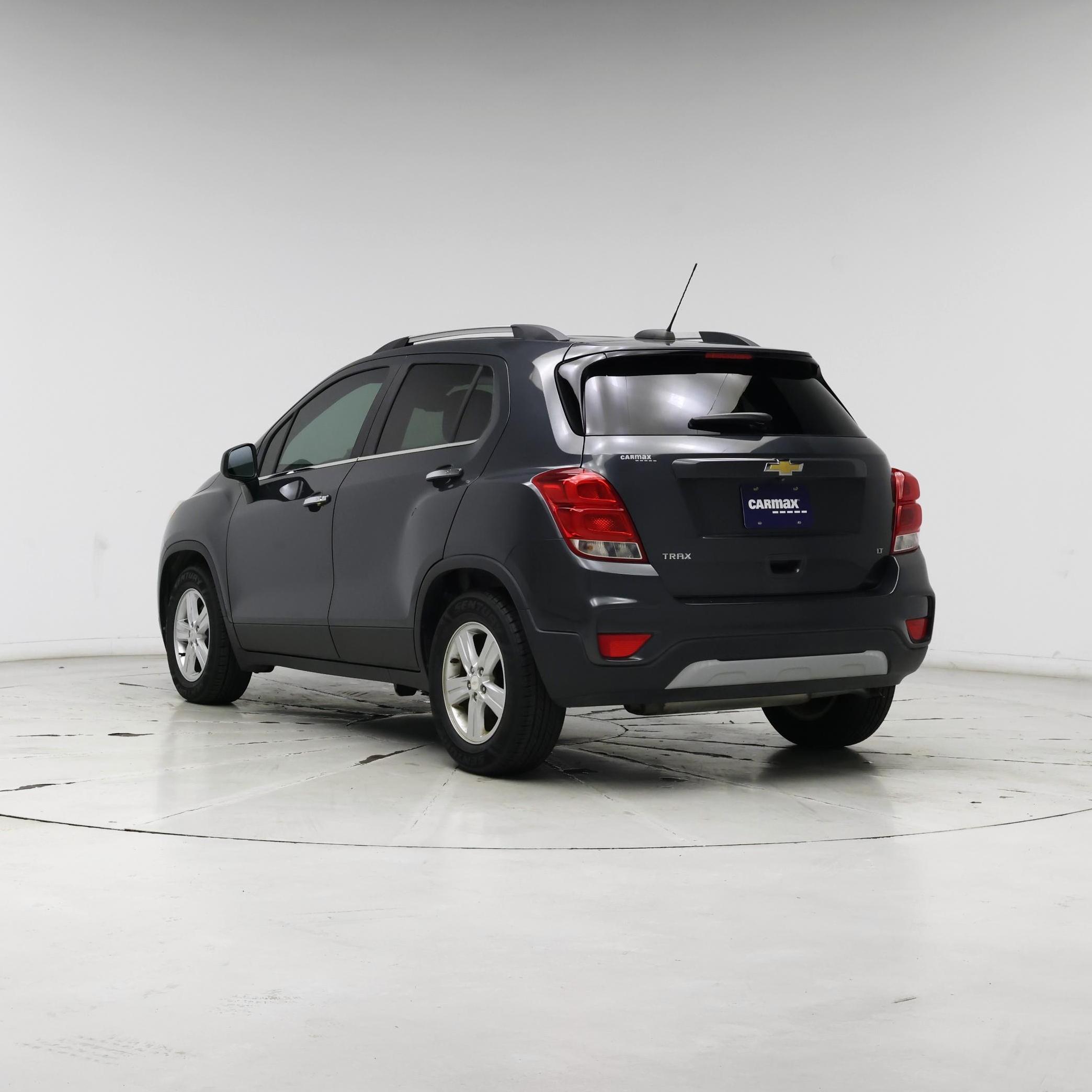 Thumbnail: 2017 Chevrolet Trax - 2
