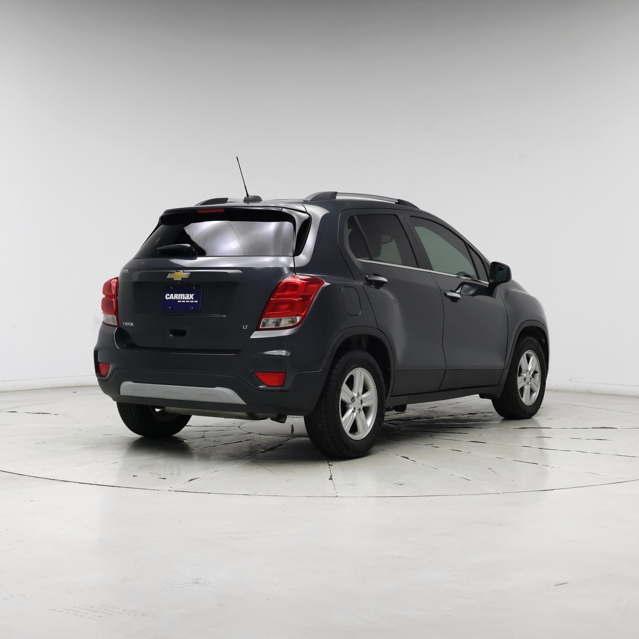 Thumbnail: 2017 Chevrolet Trax - 8