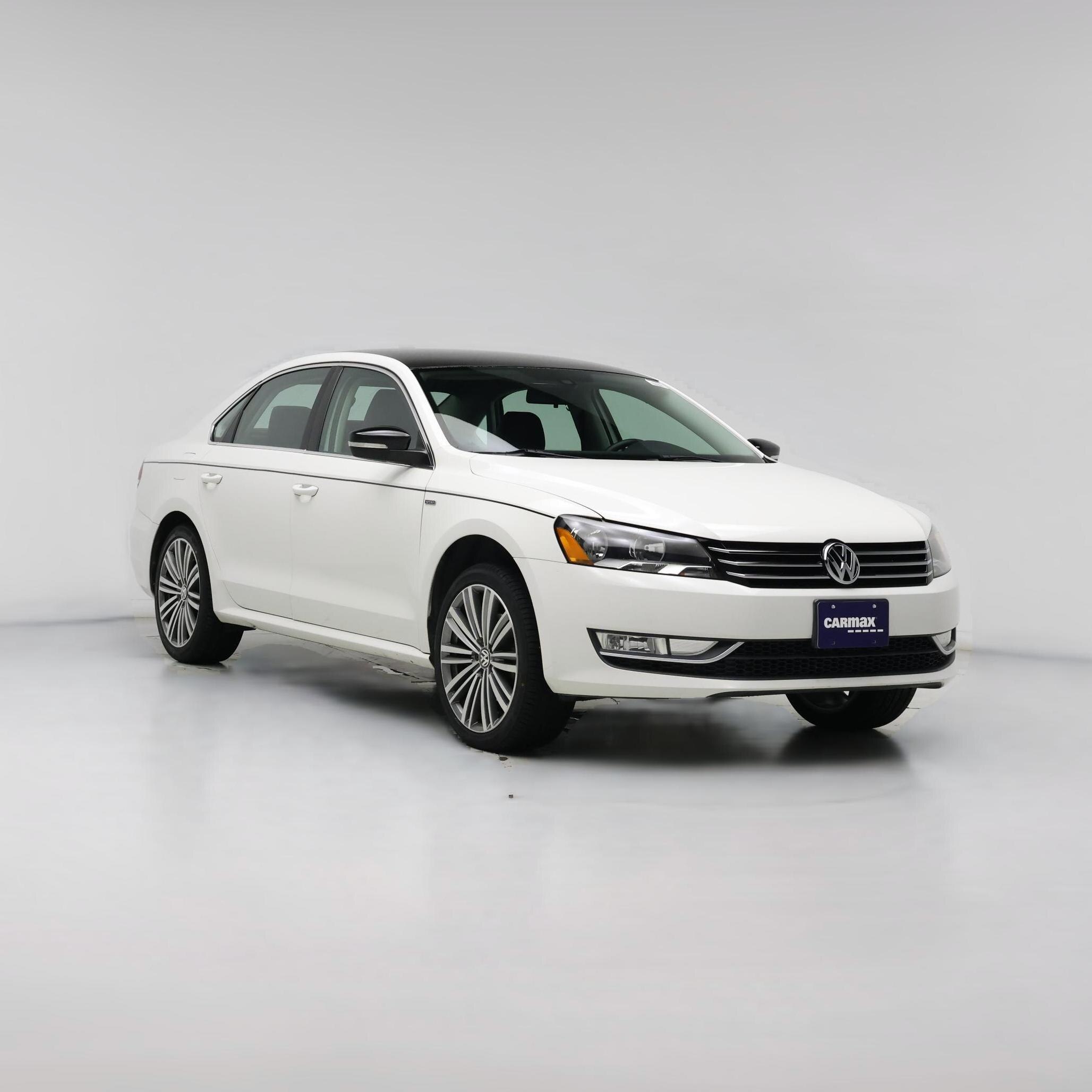 Thumbnail: 2015 Volkswagen Passat - 1