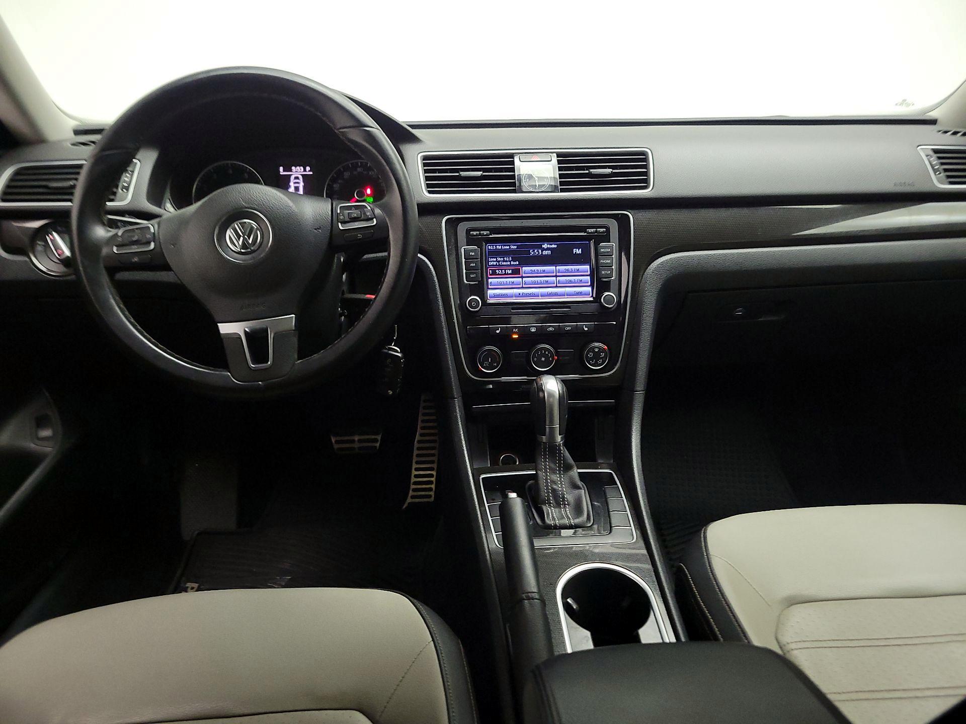Thumbnail: 2015 Volkswagen Passat - 9