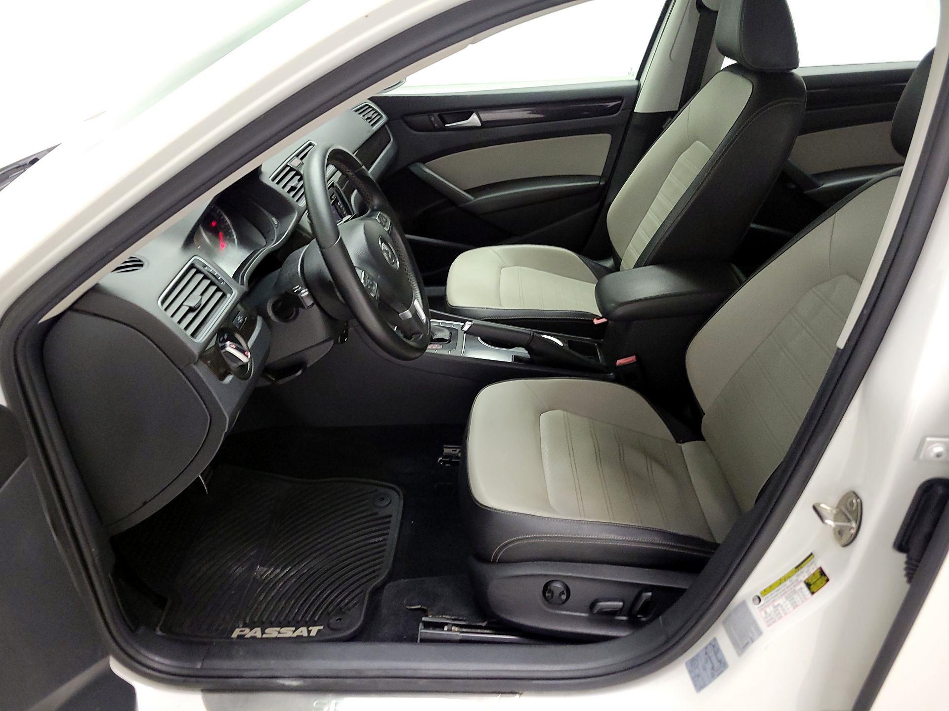 Thumbnail: 2015 Volkswagen Passat - 11