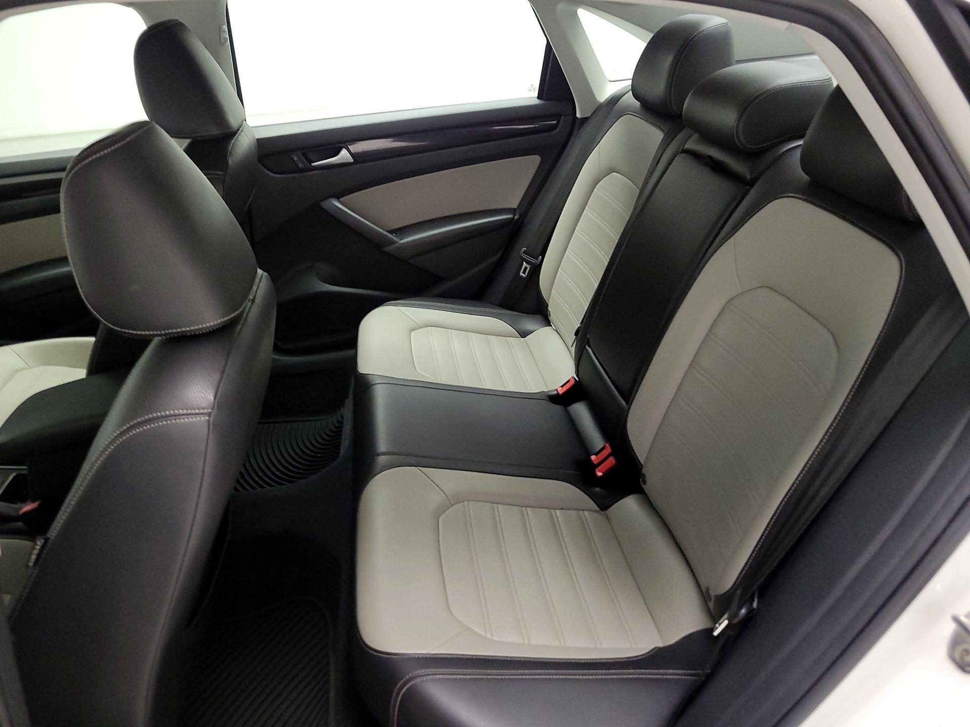 Thumbnail: 2015 Volkswagen Passat - 18