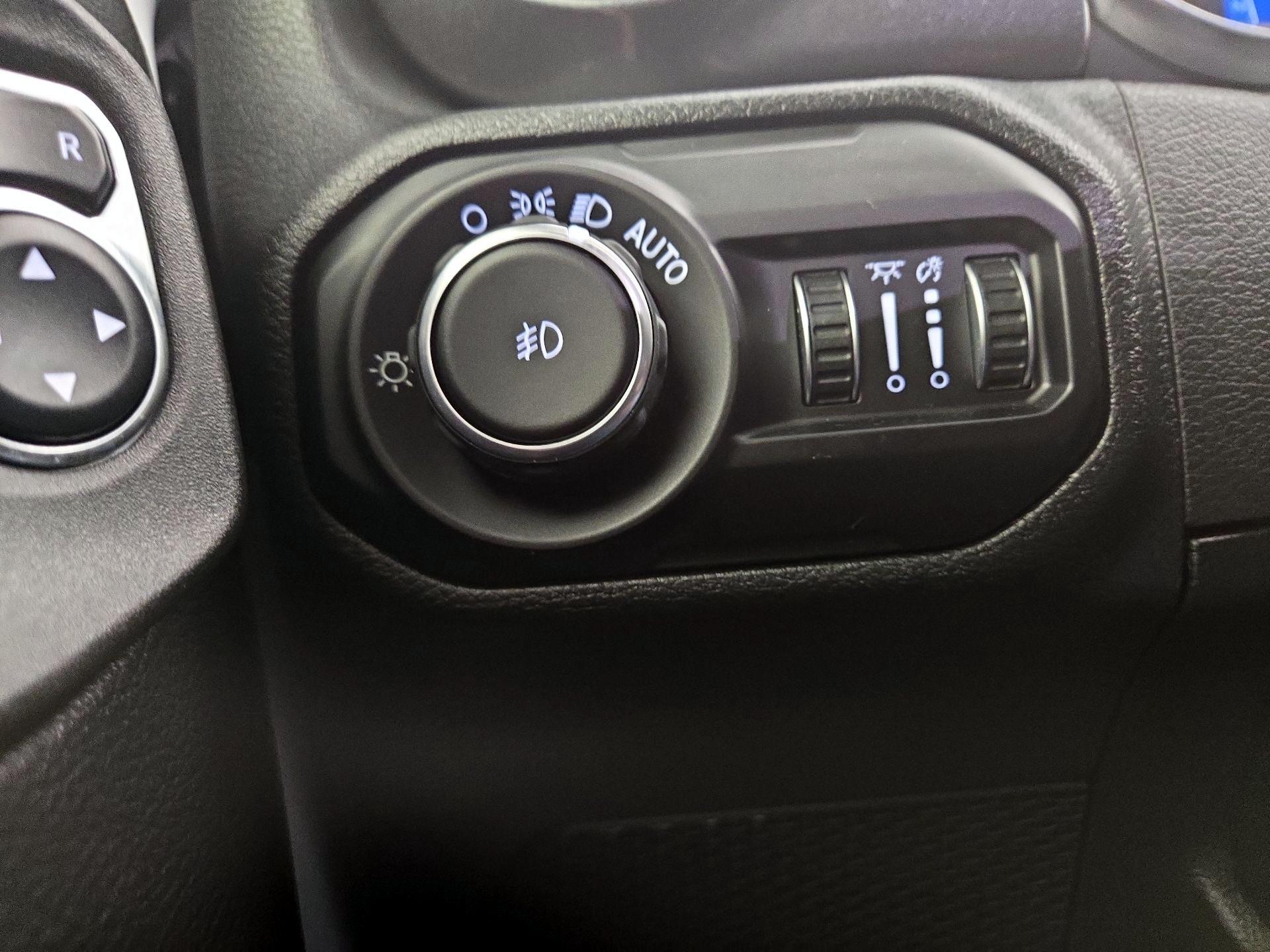 Thumbnail: 2021 Jeep Wrangler - 13