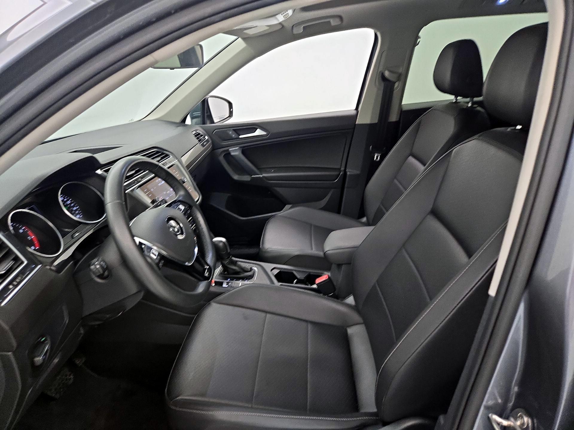 Thumbnail: 2020 Volkswagen Tiguan - 11