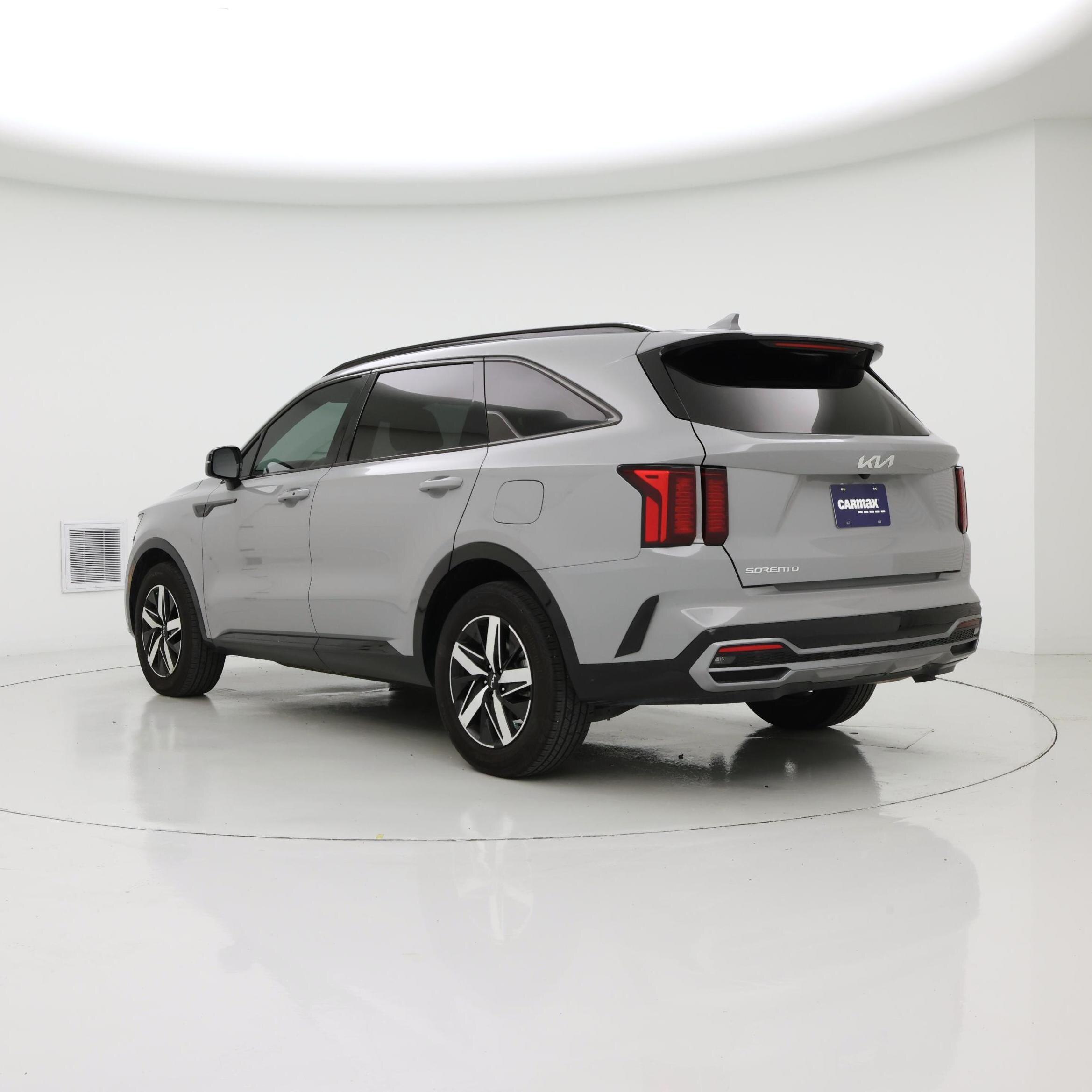 Thumbnail: 2023 Kia Sorento - 2