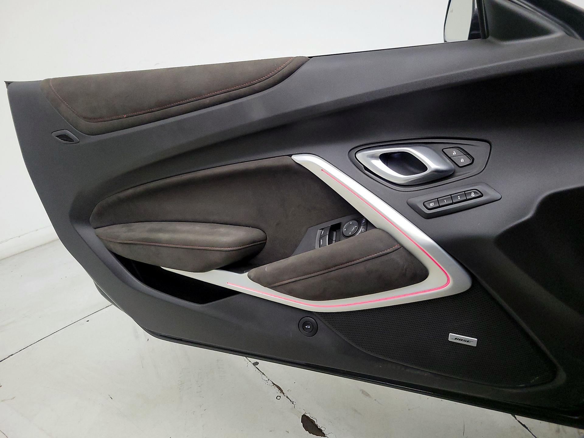 Thumbnail: 2018 Chevrolet Camaro - 12