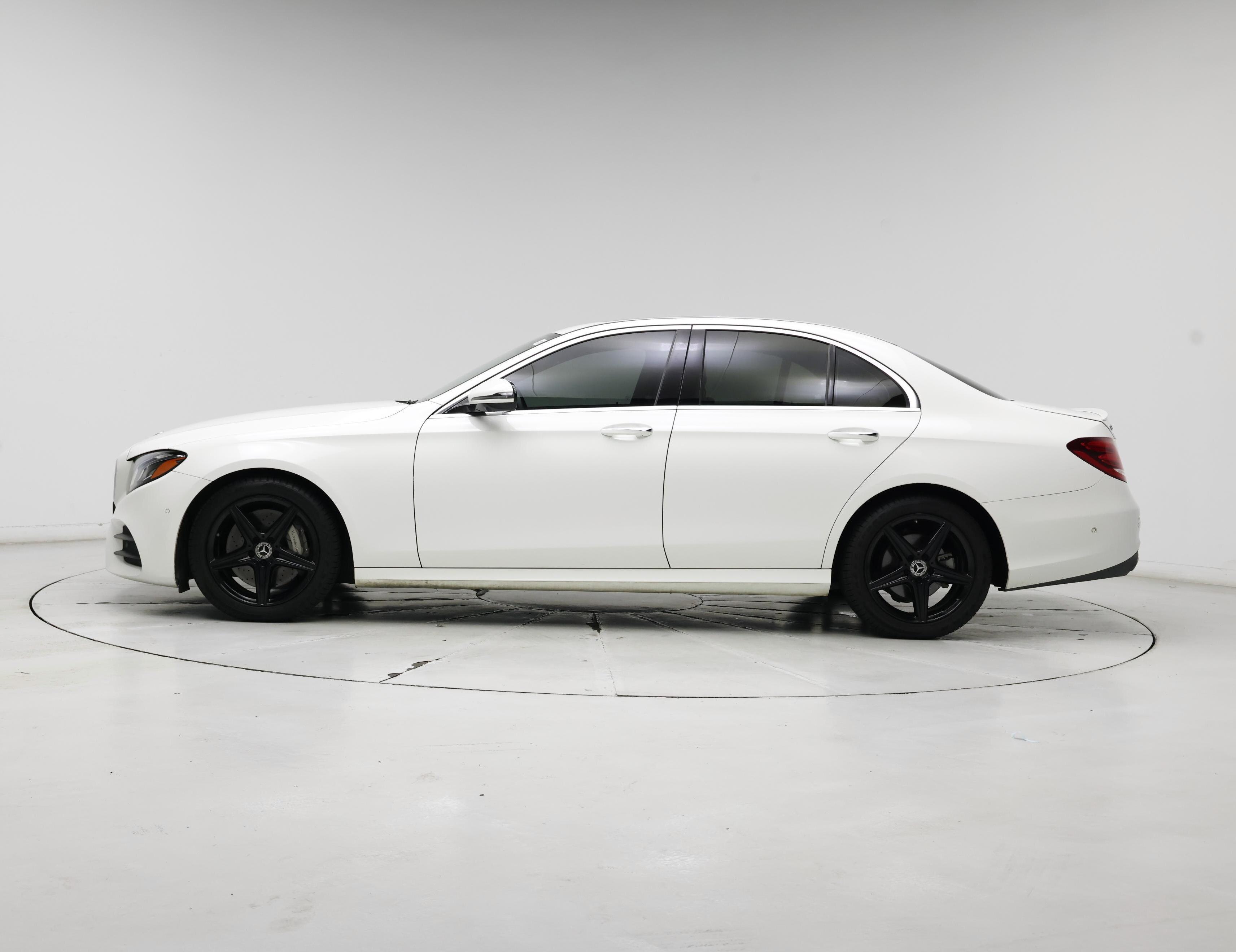 Thumbnail: 2019 Mercedes-Benz E-Class - 3