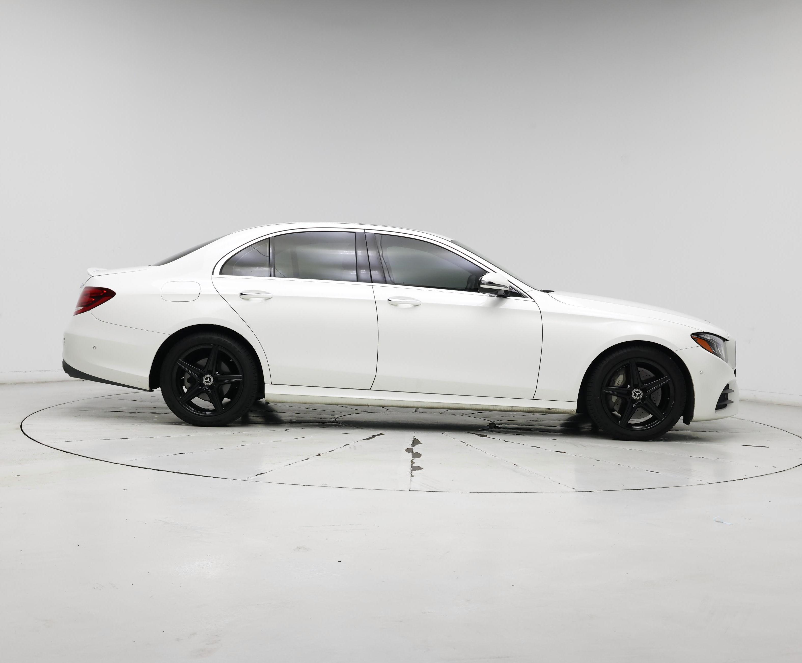 Thumbnail: 2019 Mercedes-Benz E-Class - 7
