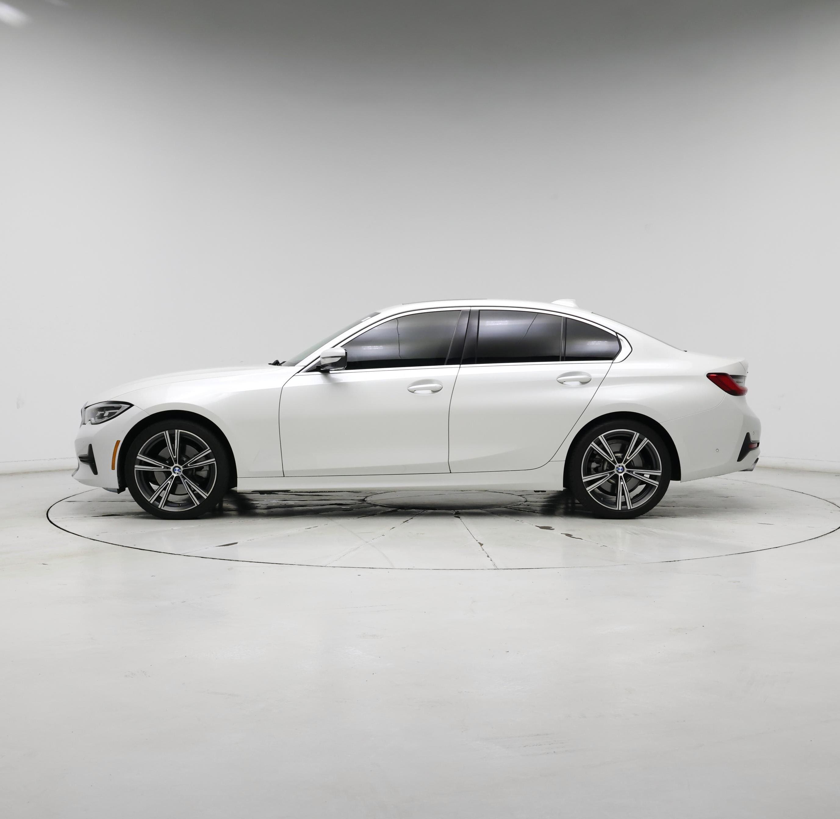 Thumbnail: 2021 BMW 3 Series - 3