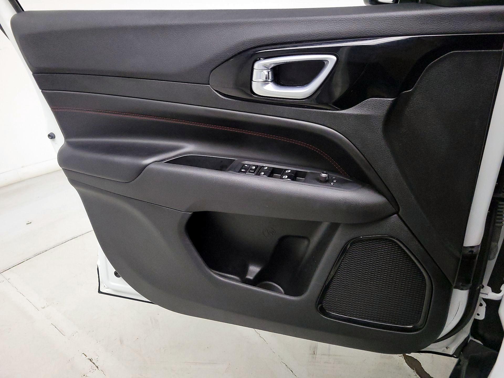 Thumbnail: 2023 Jeep Compass - 12