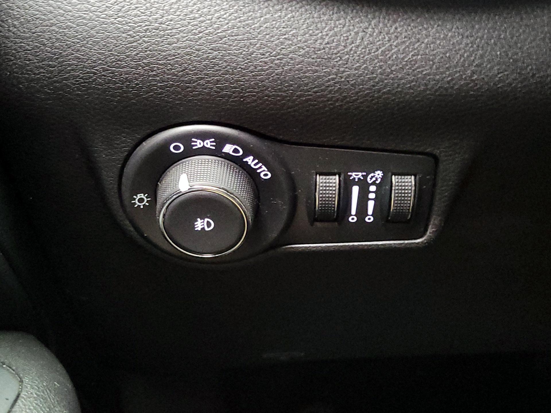Thumbnail: 2023 Jeep Compass - 13