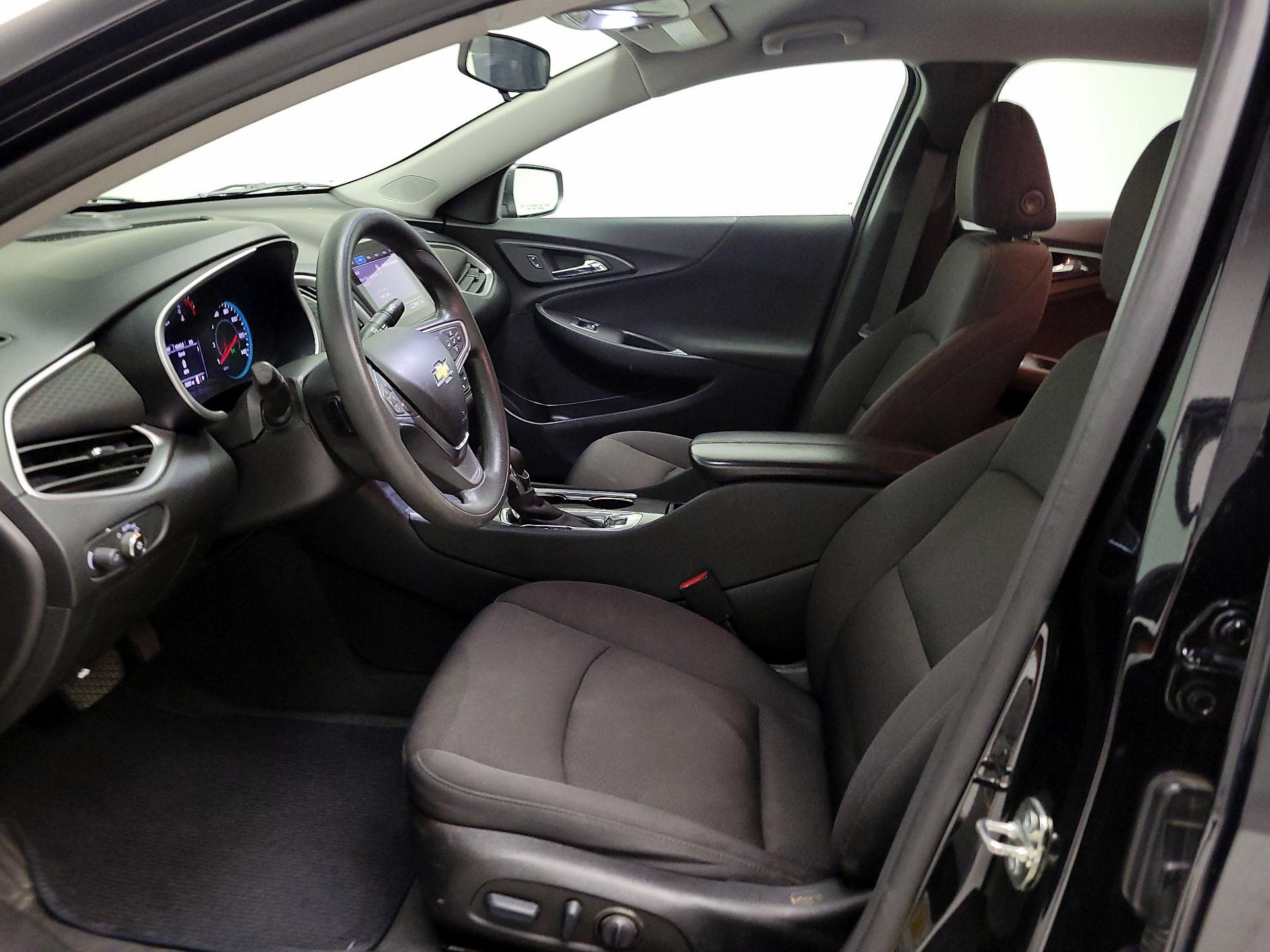 Thumbnail: 2022 Chevrolet Malibu - 11