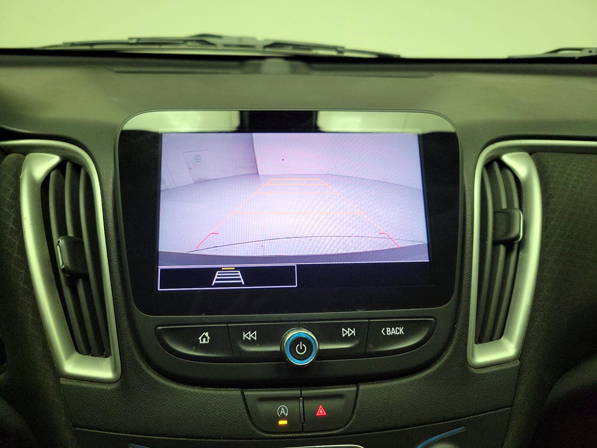 Thumbnail: 2022 Chevrolet Malibu - 14