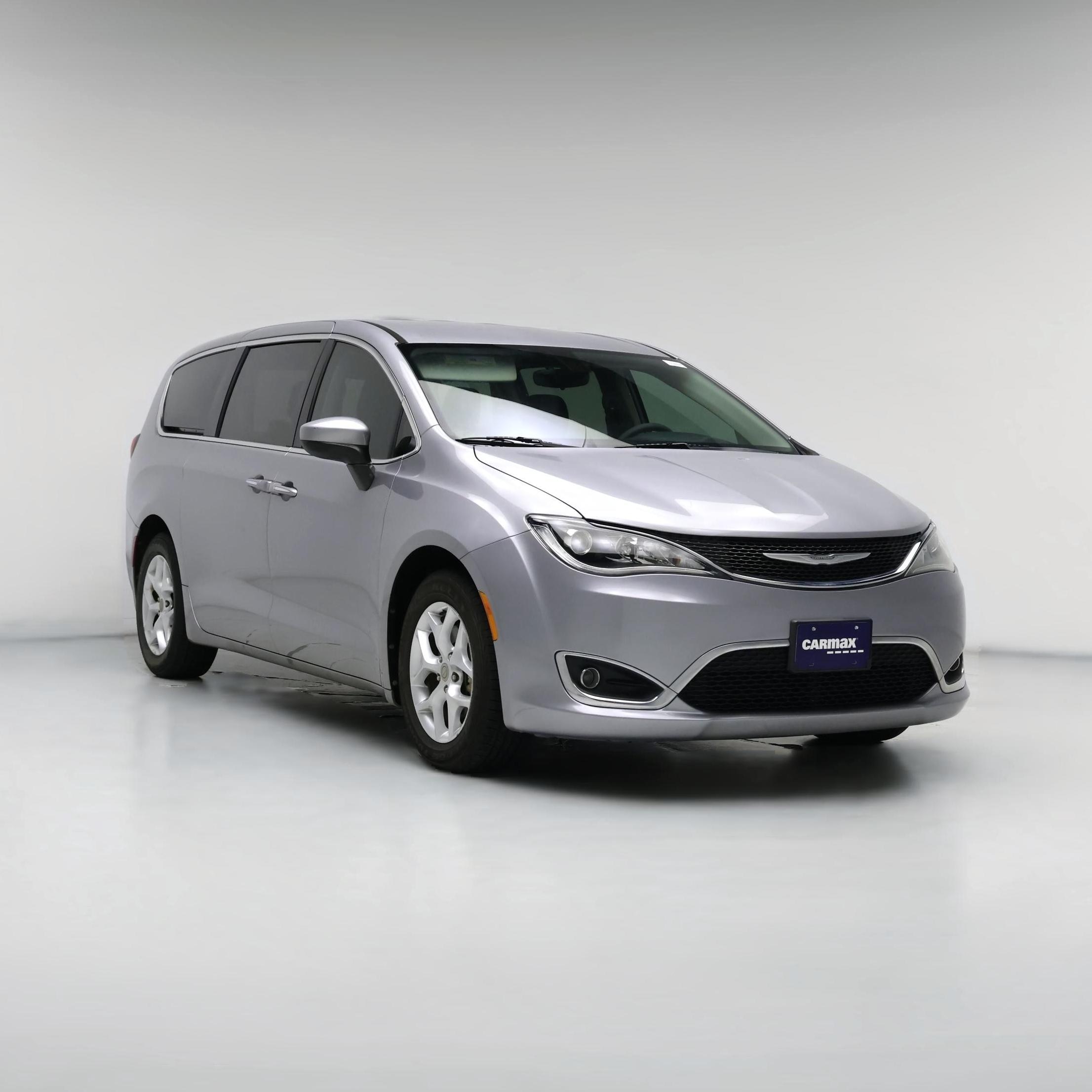 Thumbnail: 2017 Chrysler Pacifica - 1