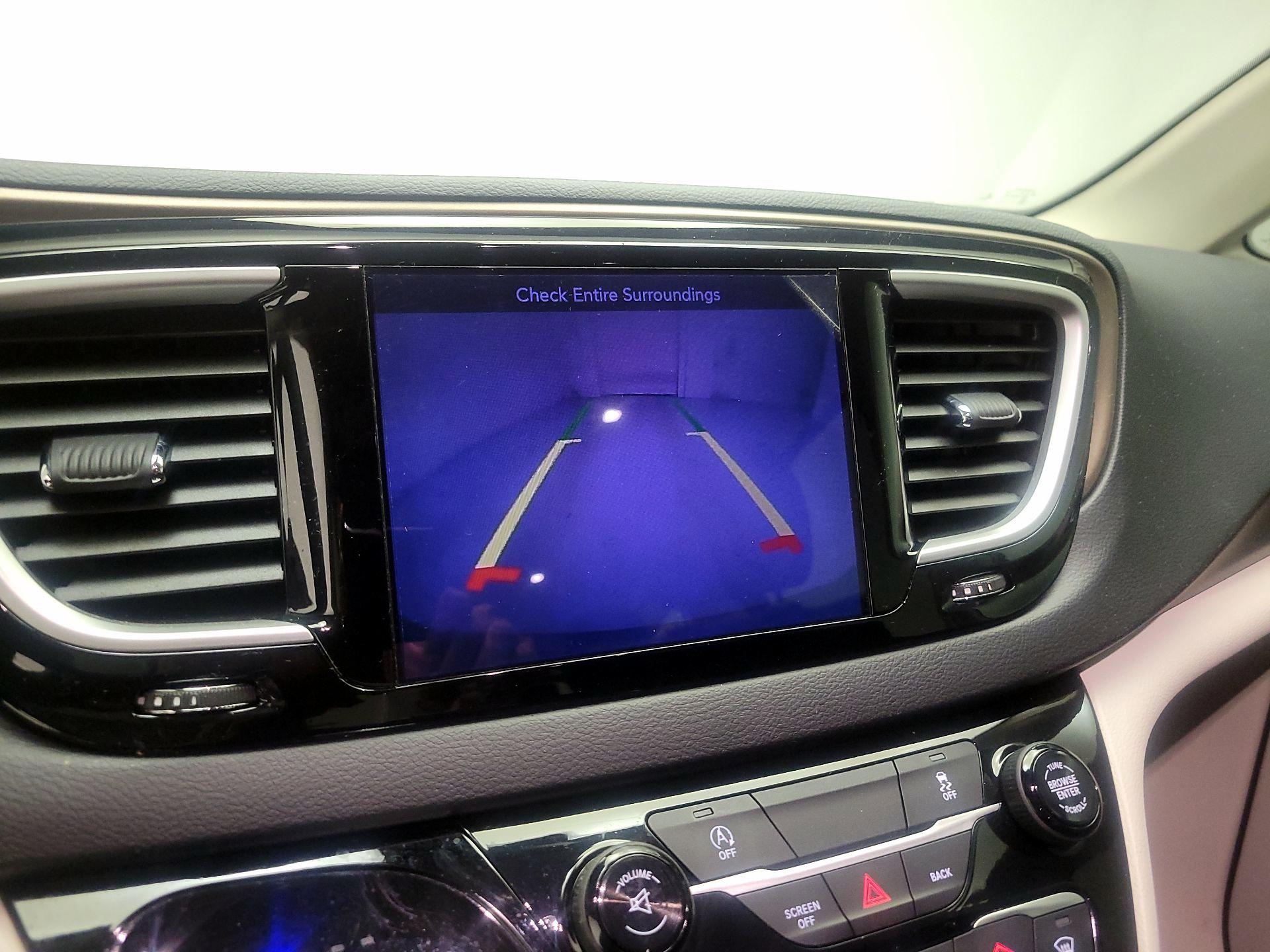 Thumbnail: 2017 Chrysler Pacifica - 14