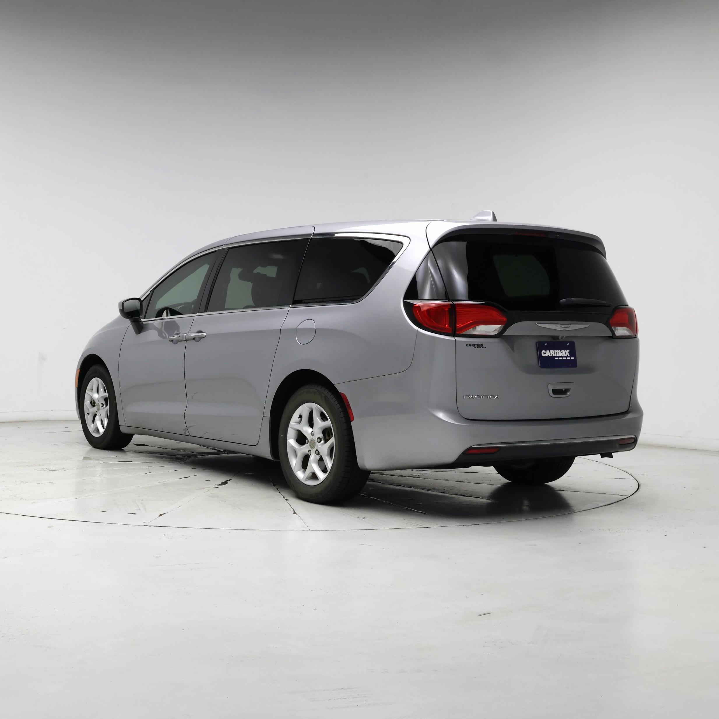 Thumbnail: 2017 Chrysler Pacifica - 2