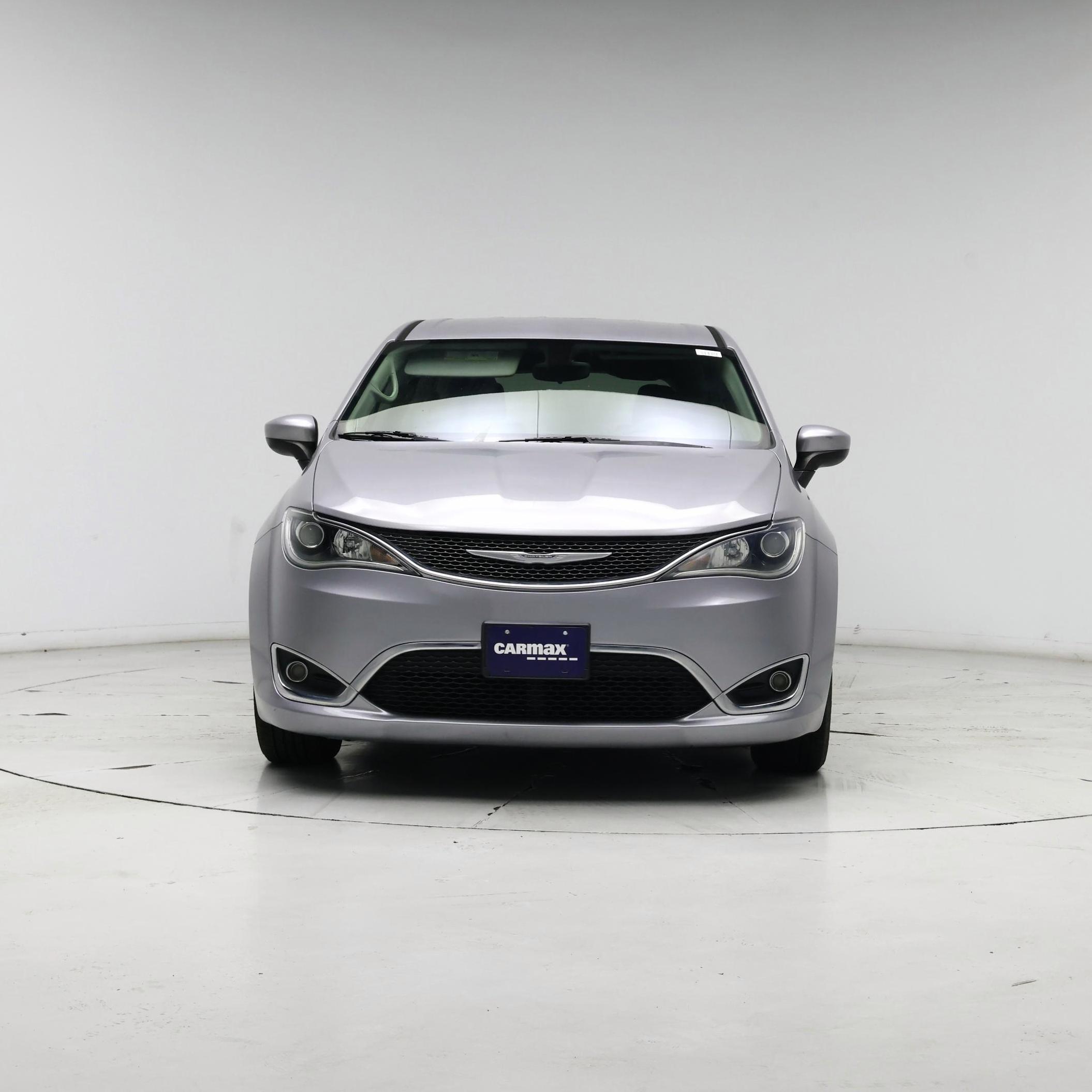 Thumbnail: 2017 Chrysler Pacifica - 5