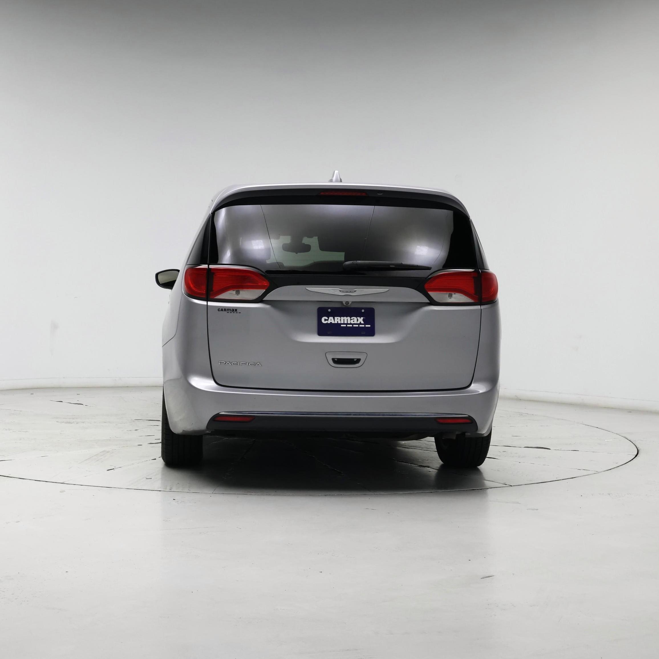 Thumbnail: 2017 Chrysler Pacifica - 6