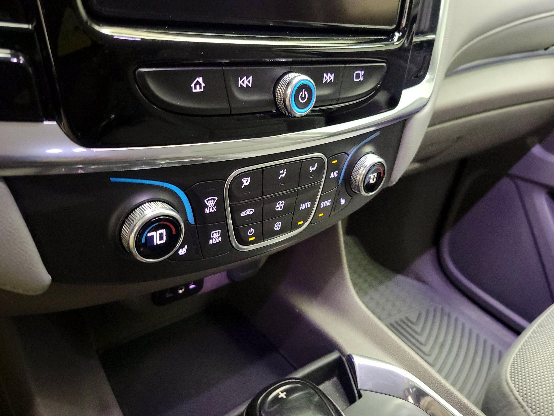 Thumbnail: 2020 Chevrolet Traverse - 16