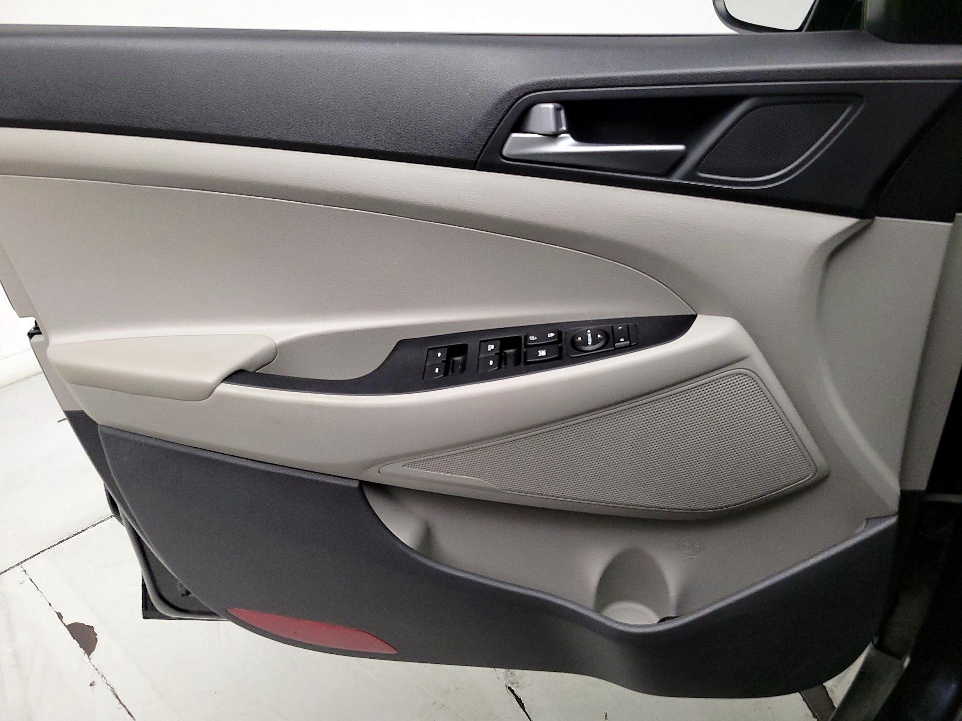 Thumbnail: 2017 Hyundai Tucson - 12