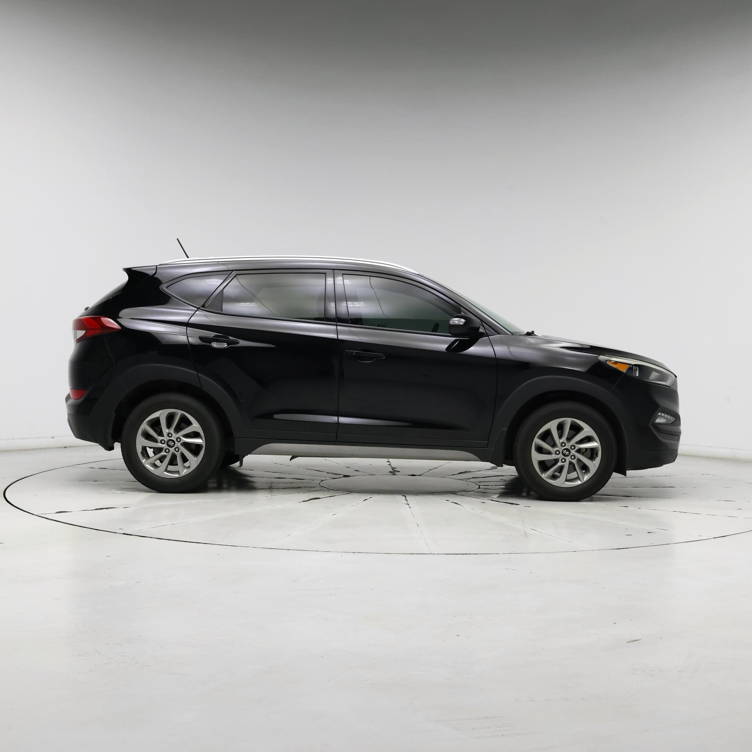 Thumbnail: 2017 Hyundai Tucson - 7