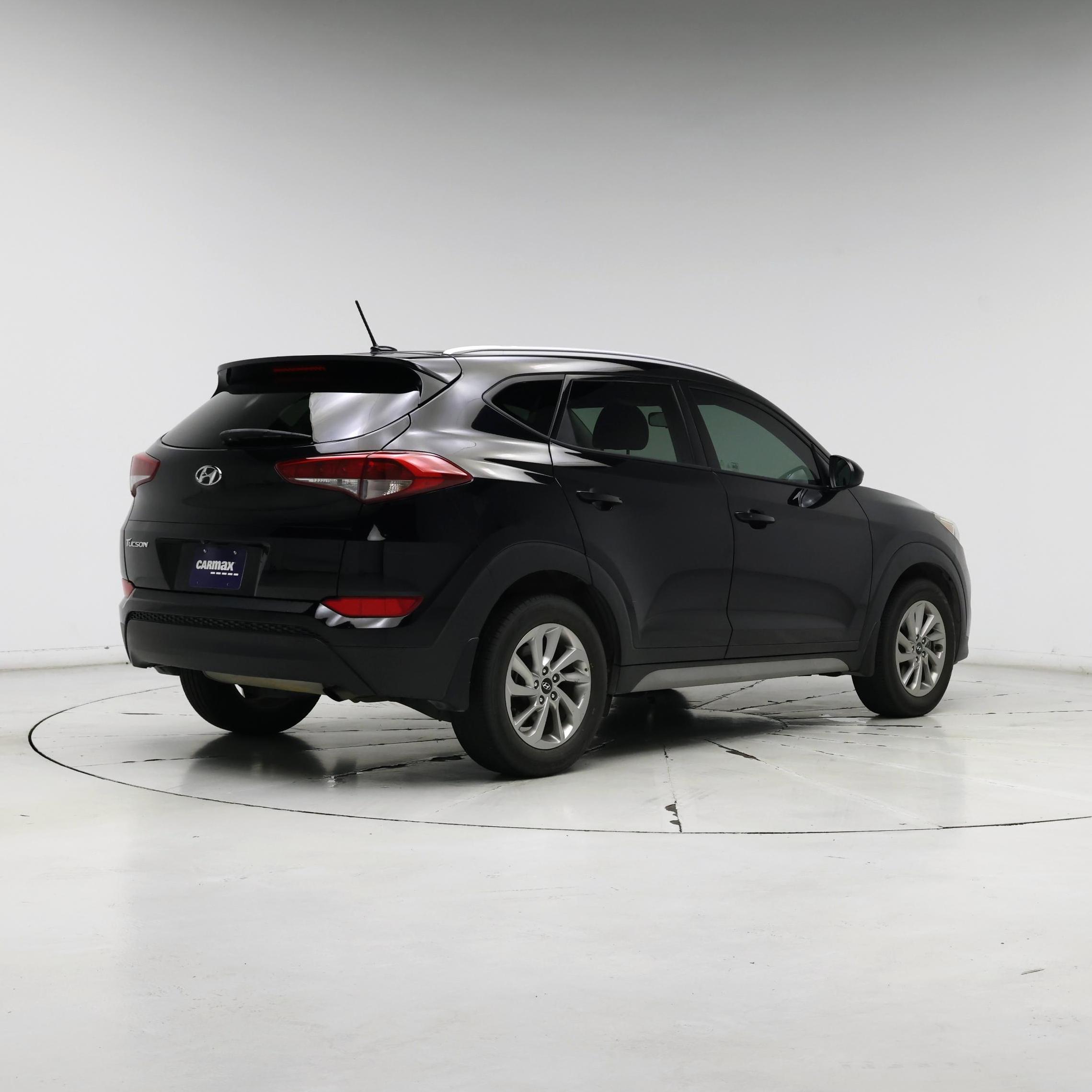 Thumbnail: 2017 Hyundai Tucson - 8