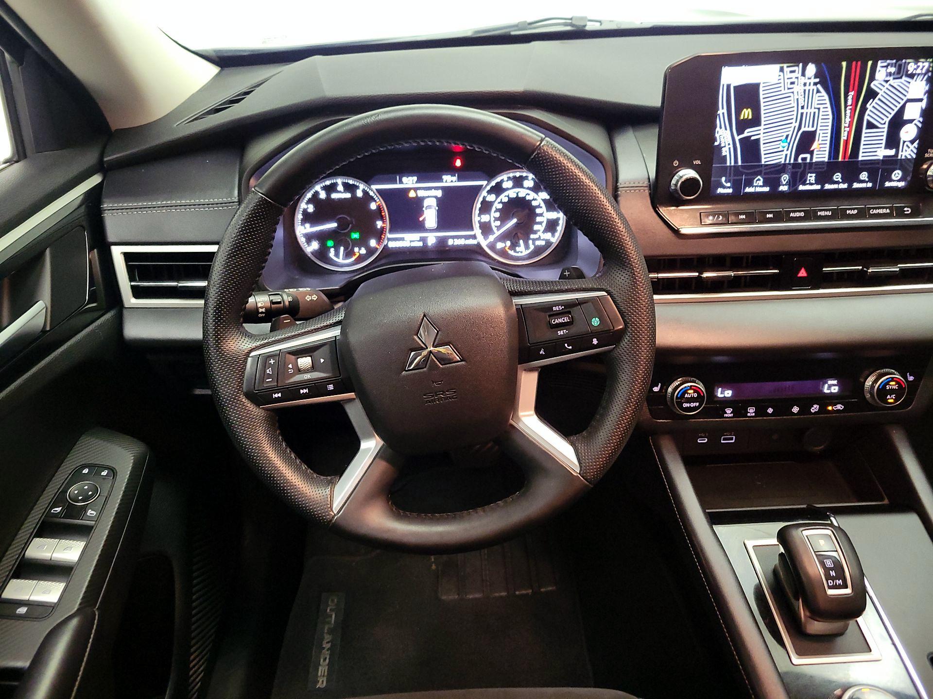 Thumbnail: 2022 Mitsubishi Outlander - 10