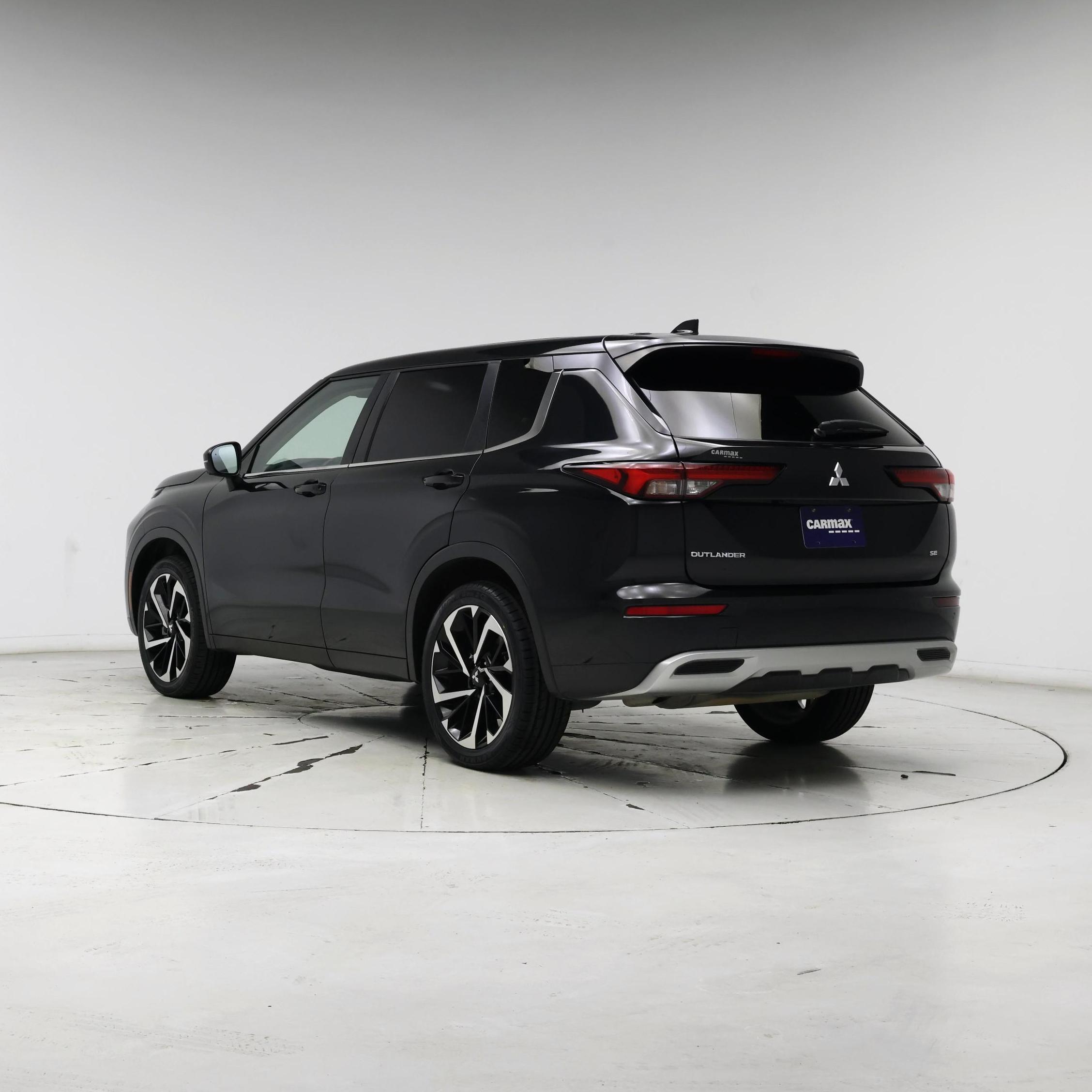 Thumbnail: 2022 Mitsubishi Outlander - 2