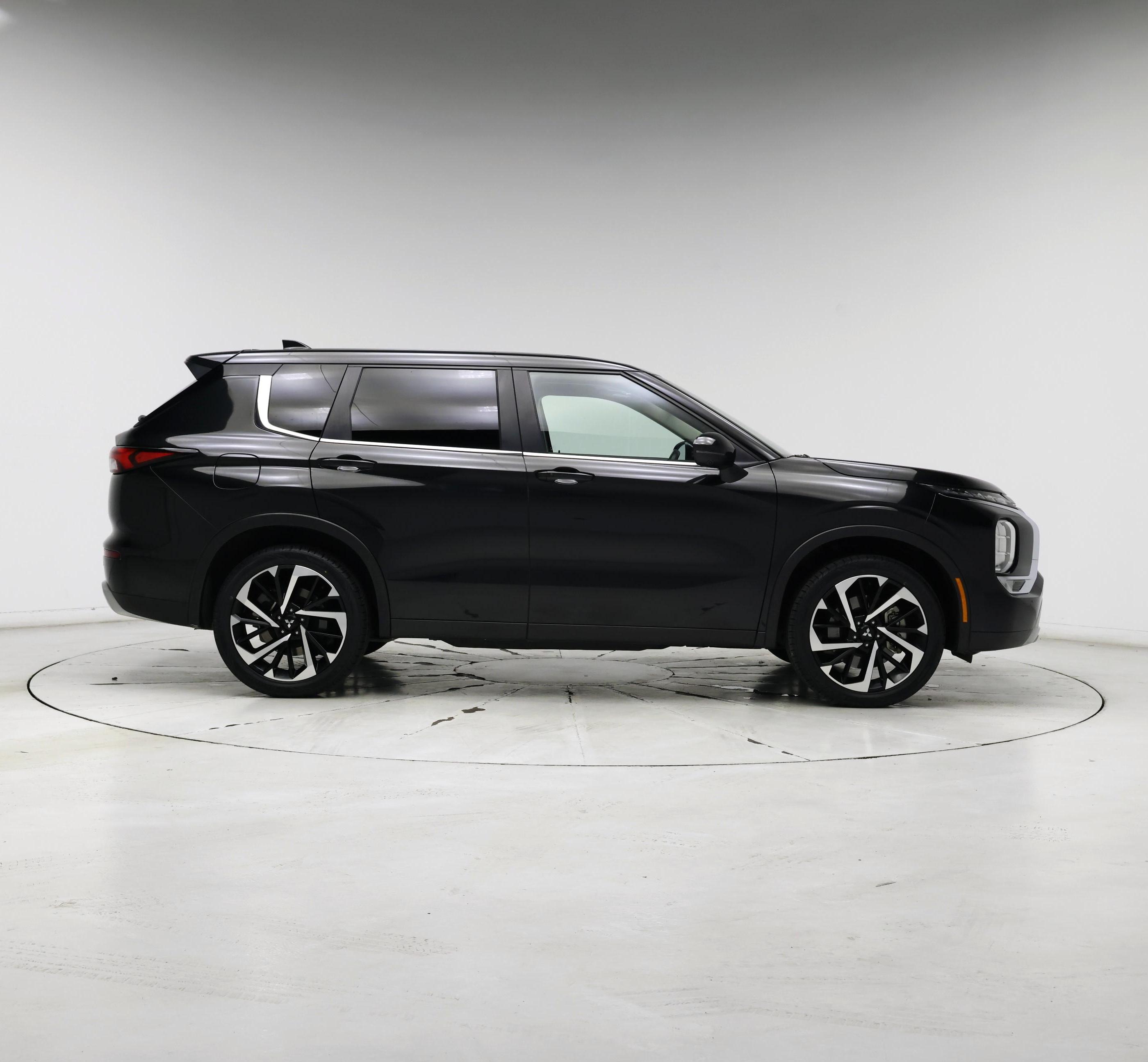 Thumbnail: 2022 Mitsubishi Outlander - 7