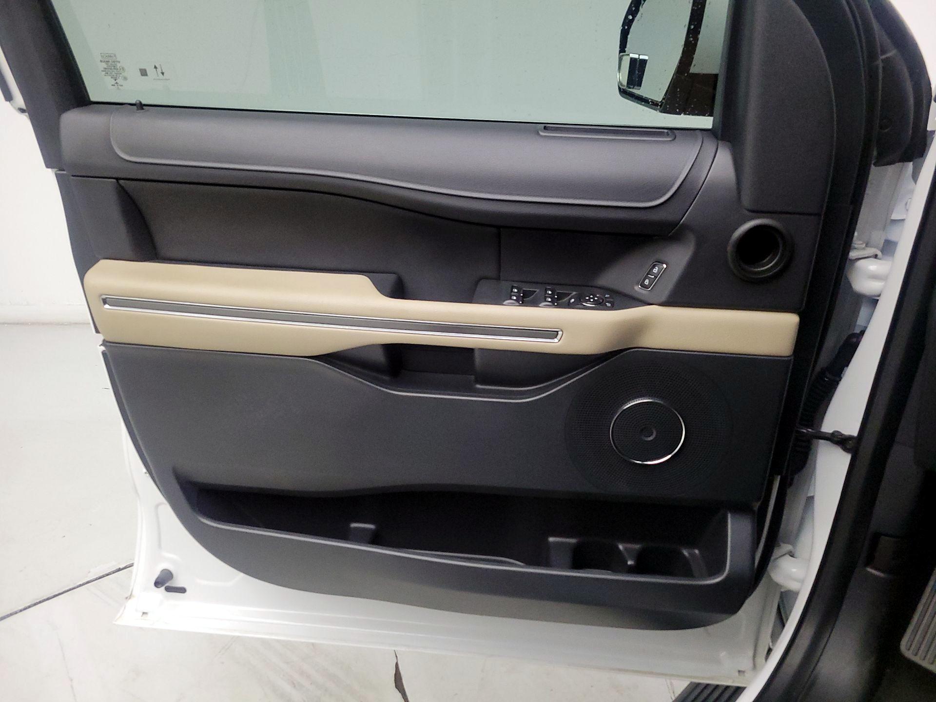 Thumbnail: 2022 Ford Expedition - 12