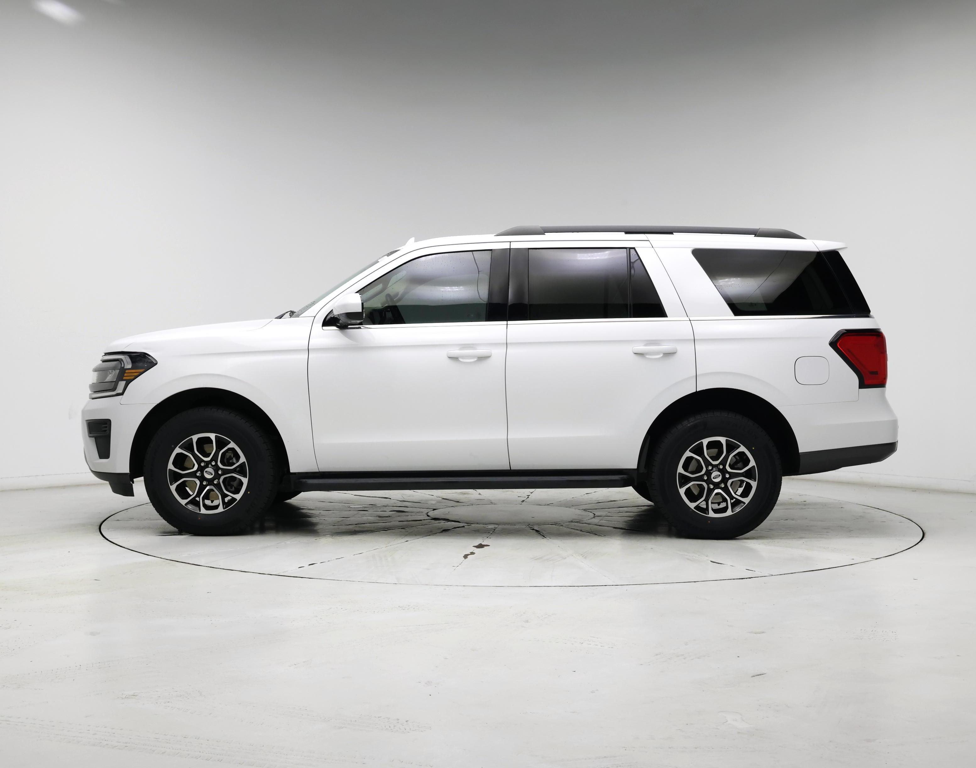 Thumbnail: 2022 Ford Expedition - 3